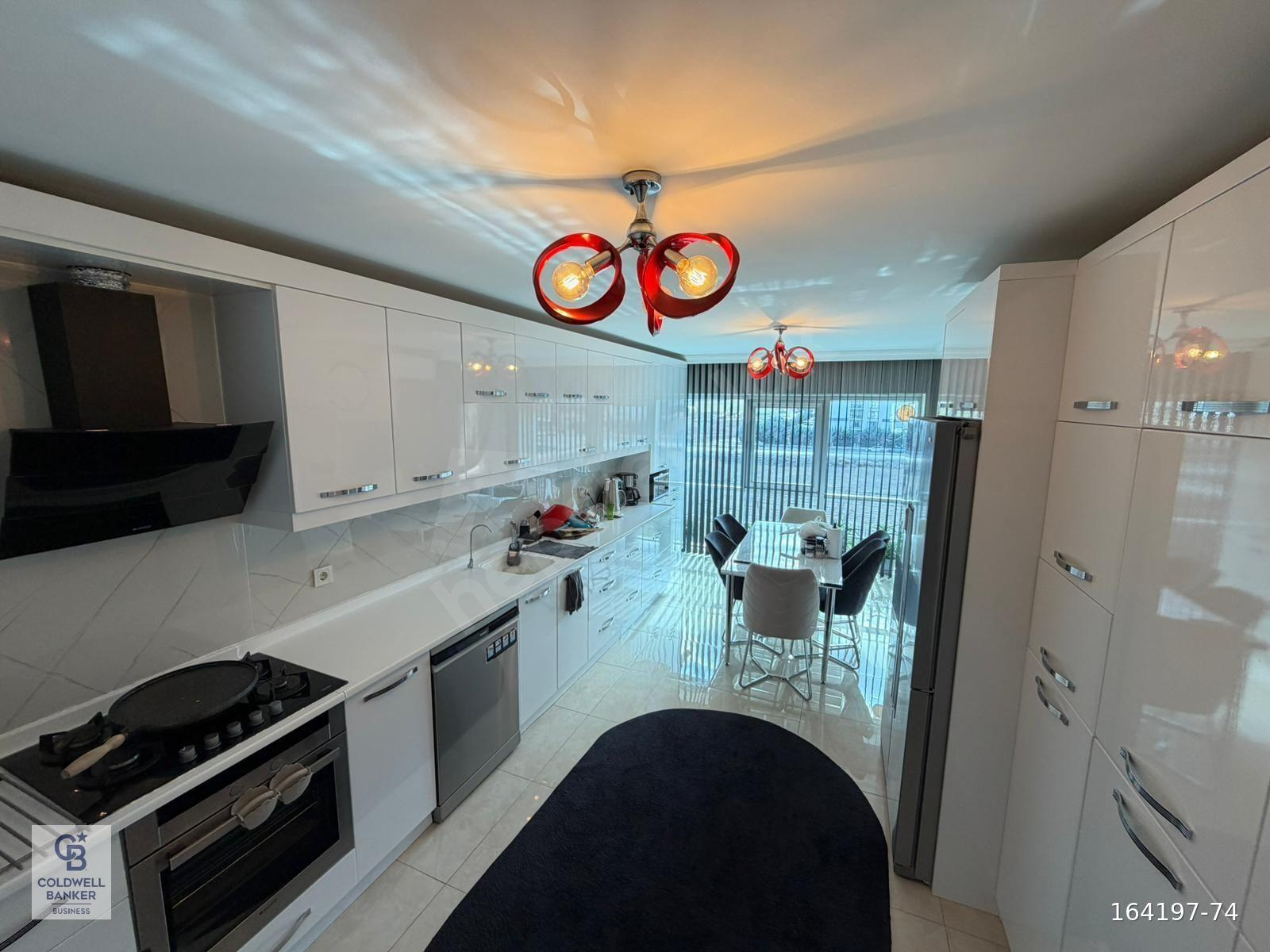 ALACAATLIDA ŞEHRİN MERKEZİNDE MÜSTAKİL TADINDA 4+1 FIRSAT DAİRE