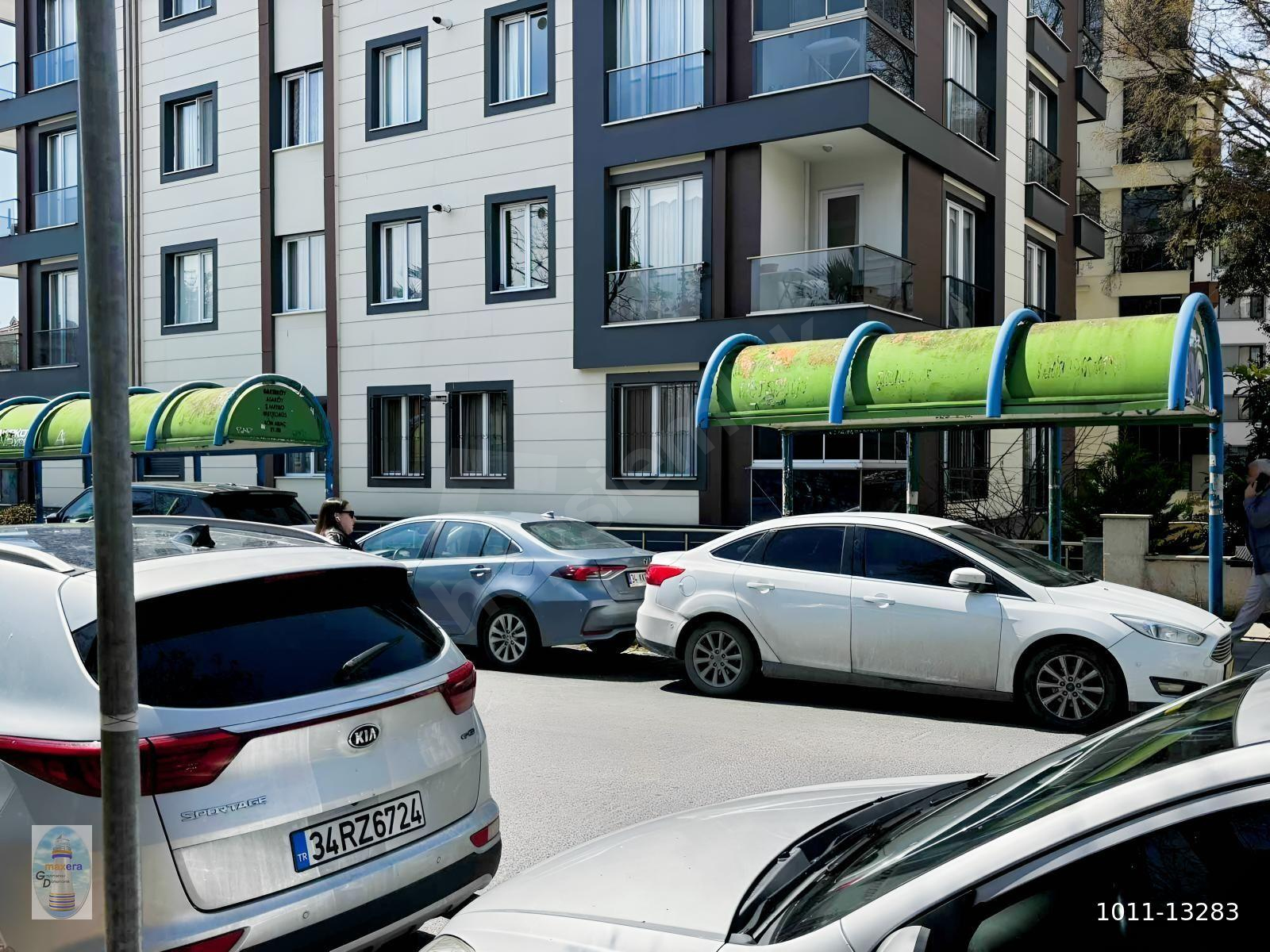BAKIRKÖY DE SIFIR 2.KAT 2+1 85M2 BALKONLU MARMARAYA YAKIN