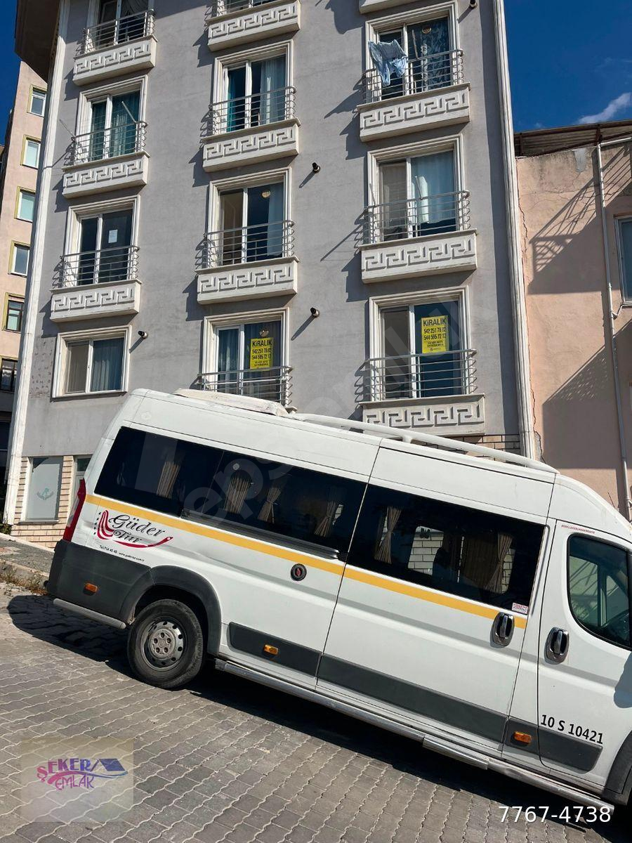 KAŞİF ACAR CADDESİ CİN ÇUKURU OTAPARKINA BAKMAKTA 1+1