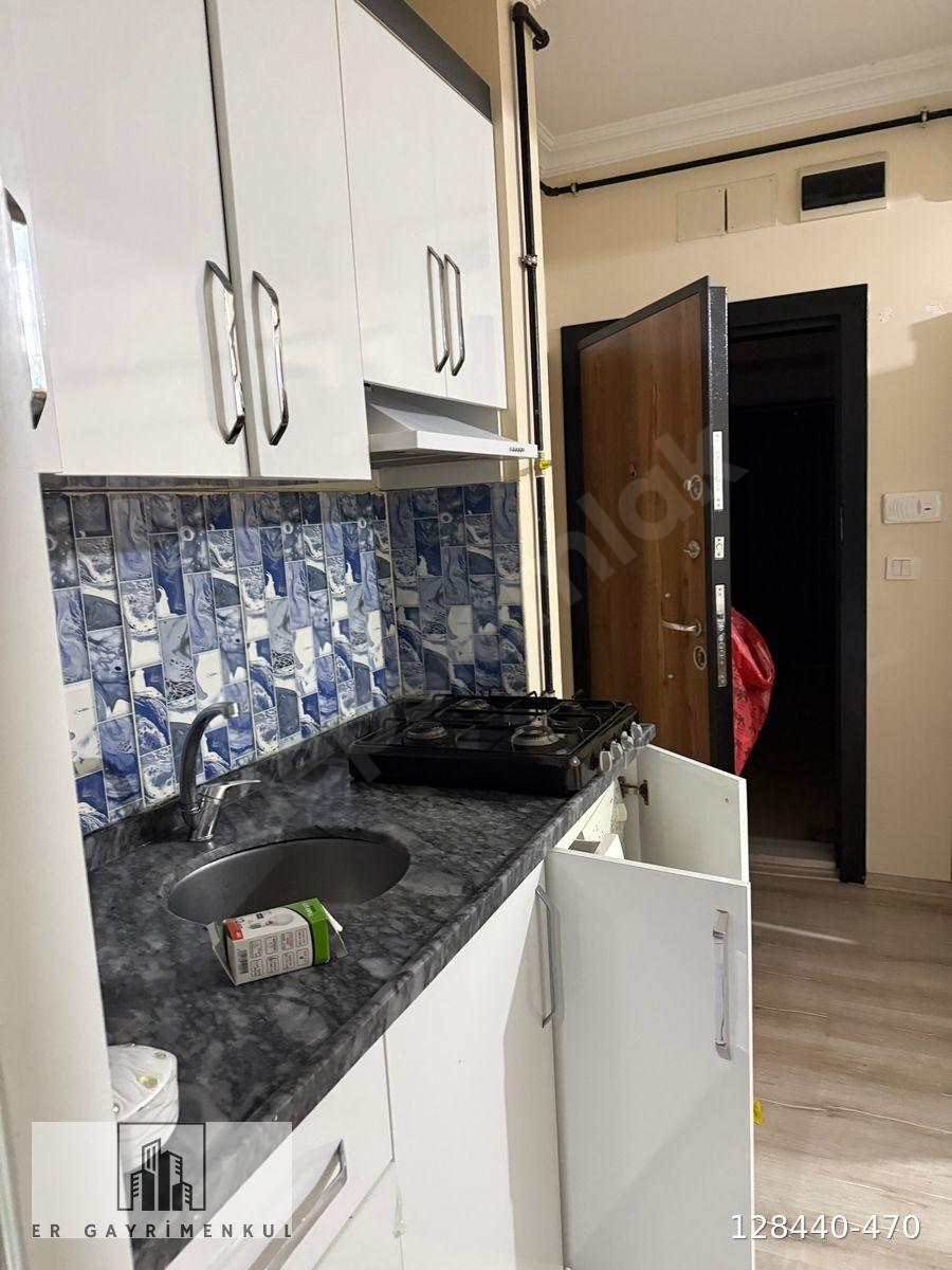 Er gayrimenkulden Şehir merkezine yakın kiralık eşyalı 1+1 Daire