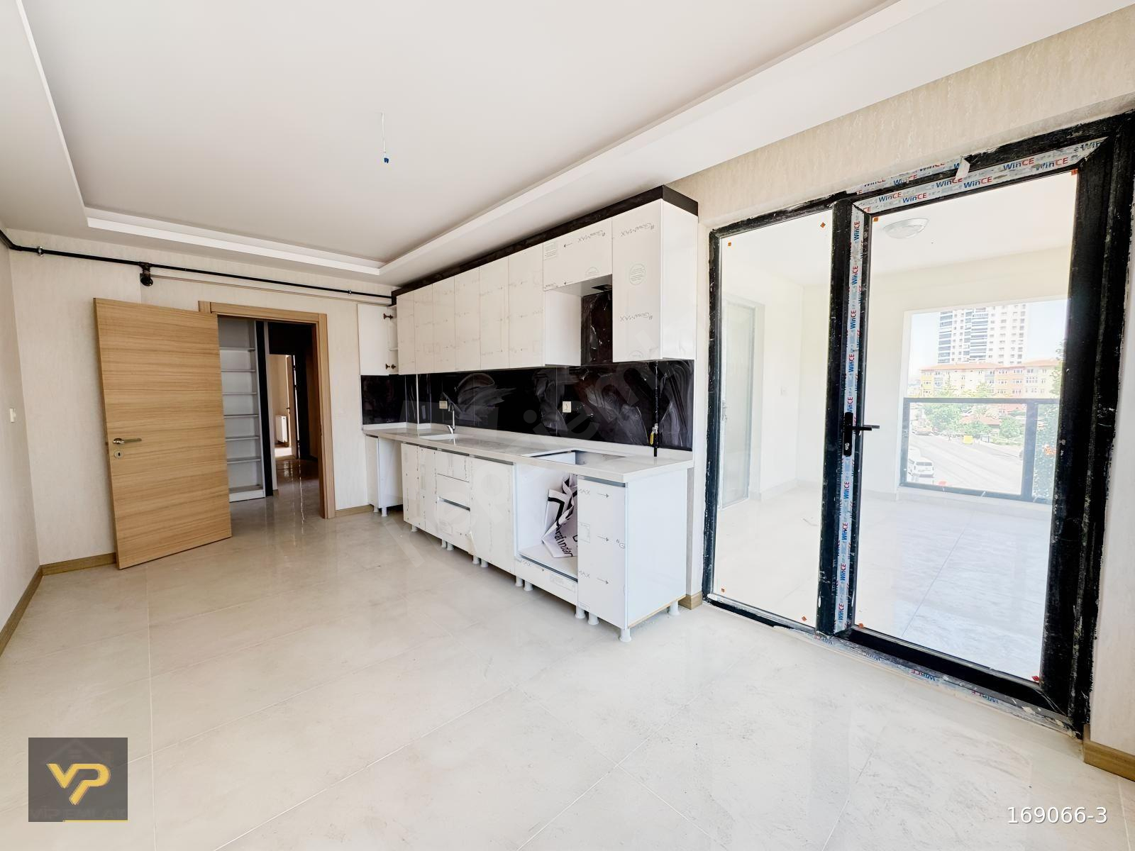 VİP'DEN BULVAR ÜZERİ ÖNÜ AÇIK SATILIK LÜKS YAPISATILIK 3+1 DAİRE