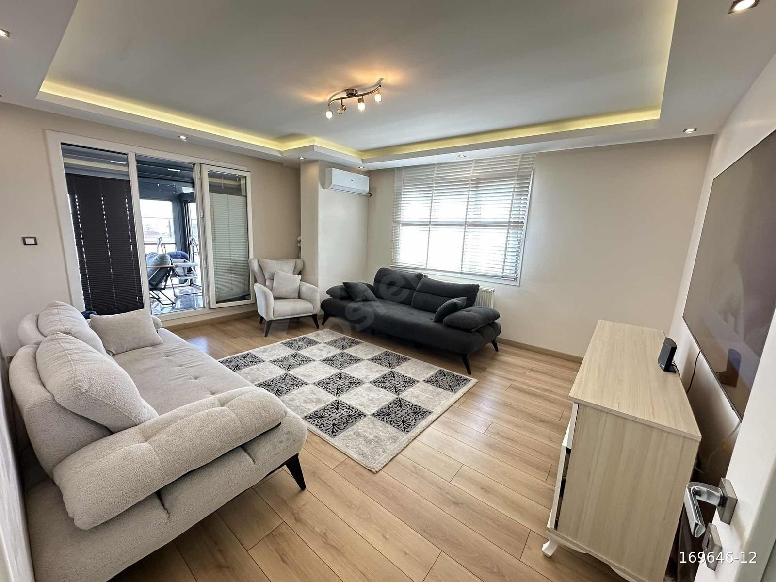 FEVZİÇAKMAK'TA SİTE İÇİNDE SATILIK 3+1 100M2 +70M2 TERASLI DAİRE
