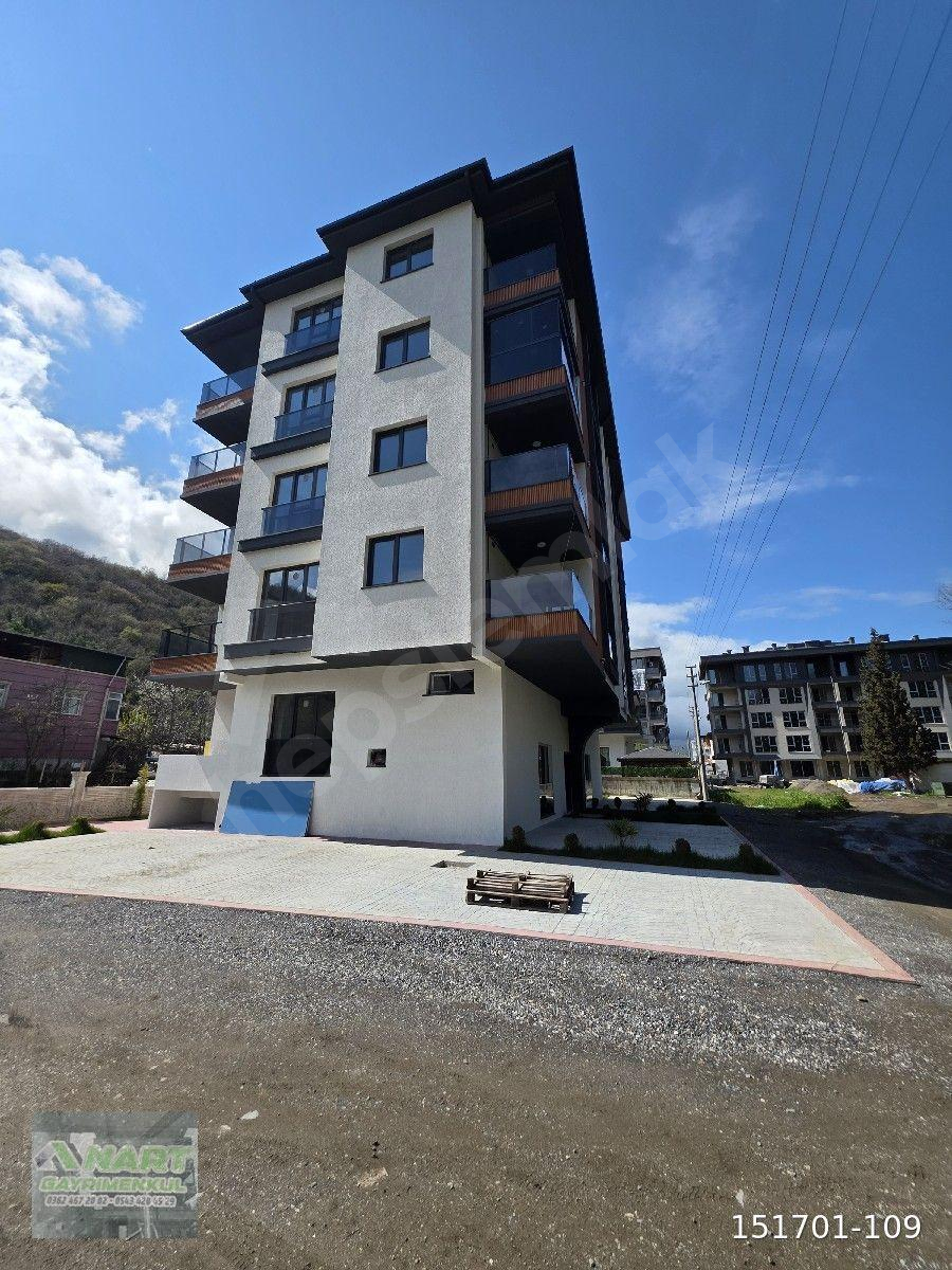 çakırlar yalı mah 1t1 lüx yeşilin içinde