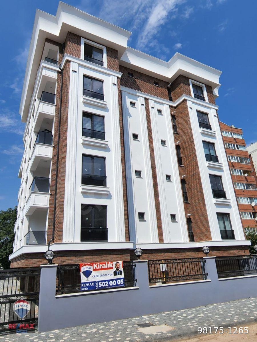 ESKİŞEHİR YENİBAĞLAR MAH.ETİ CAD.TARAFI KİRALIK BALKONLU 1+1