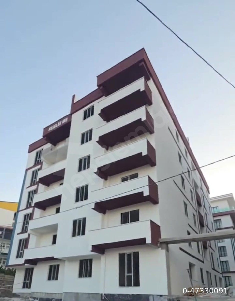 ağrı doğubayazıt Aras taziye evi yukarısı yapımı devam eden Aras sitesinde 2+1