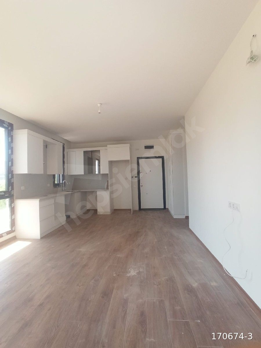 ALATA MAHALLESİNDE SATILIK 1+1 DAİRE