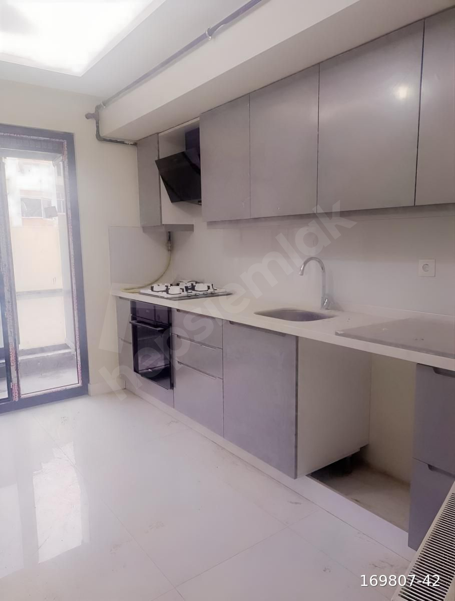 BAĞCILAR YILDIRIM 1 SİTESİNDE SATILIK 2+1 DAİRE