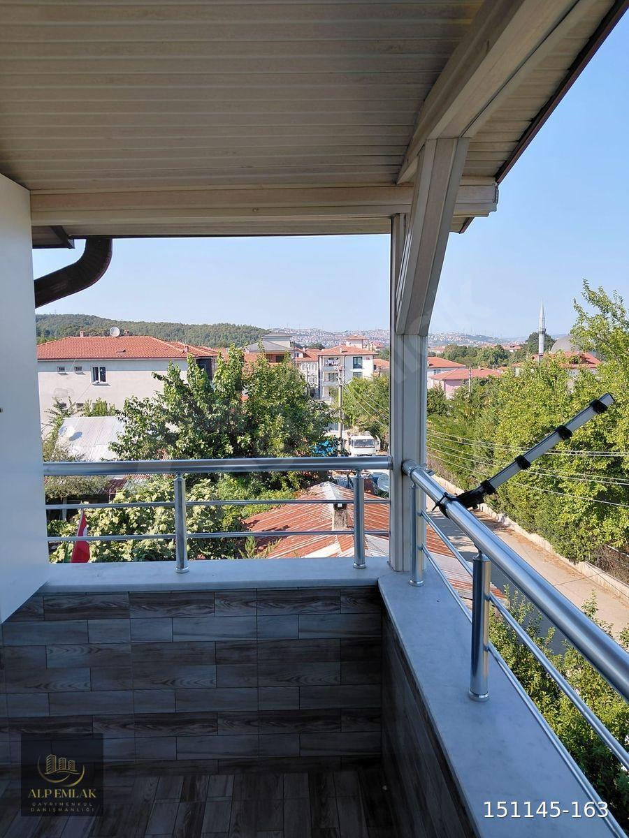 Arifiye Neviye Mahallesinde Kiralık 3+1 Üçüncü Kat Daire