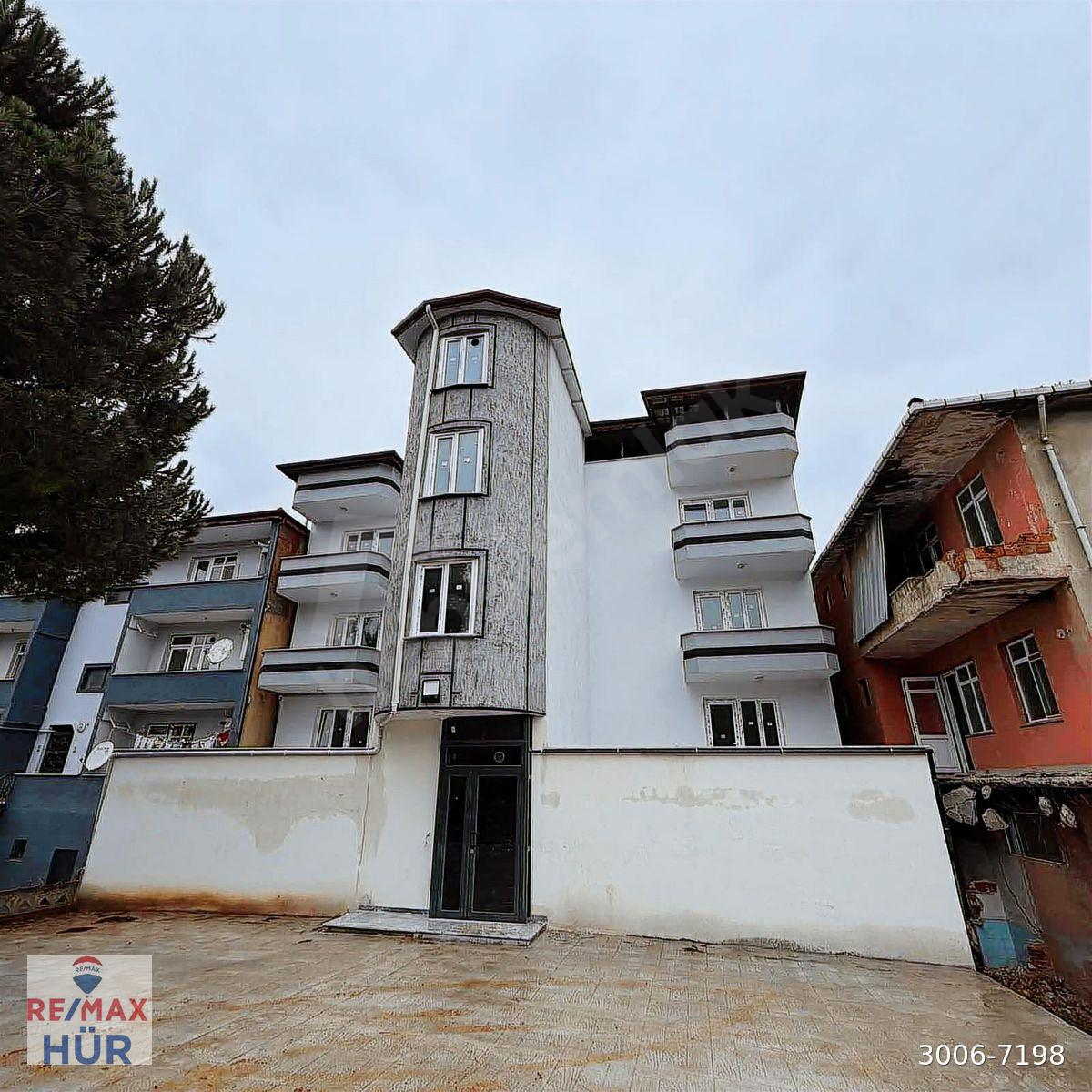 REMAX HÜR EMRAH TOSUN"DAN FERİZLİDE KİRALIK DAİRE