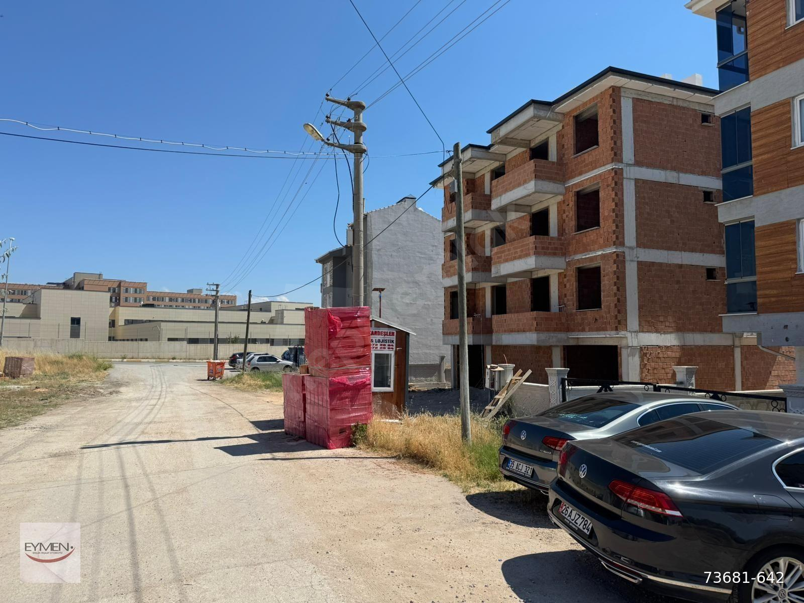 EYMEN ŞEHİR HASTANESİ'NE 20 METRE MESAFEDE FERAH İSKANLI APART