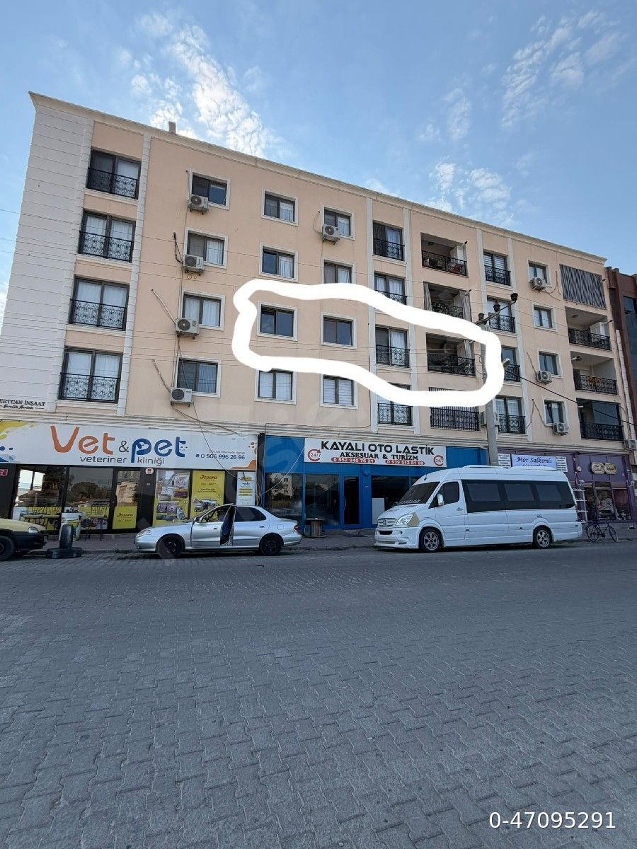 KARAALİ'DE CADDE ÜZERİ ÖNÜ AÇIK MEVKİ KONUM FIRSAT DAİRE