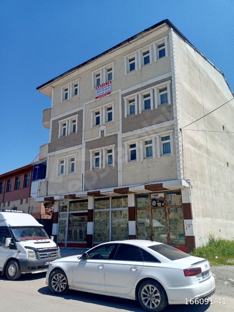 Turyap agridan satılık satılık 3+1 daire murat mahallesi