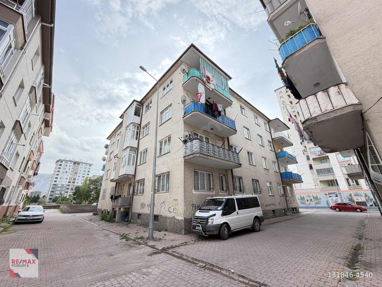 Sakarya Mah. İçi Komple Yapılı 3+1 Satılık Daire Geniş Balkonlu