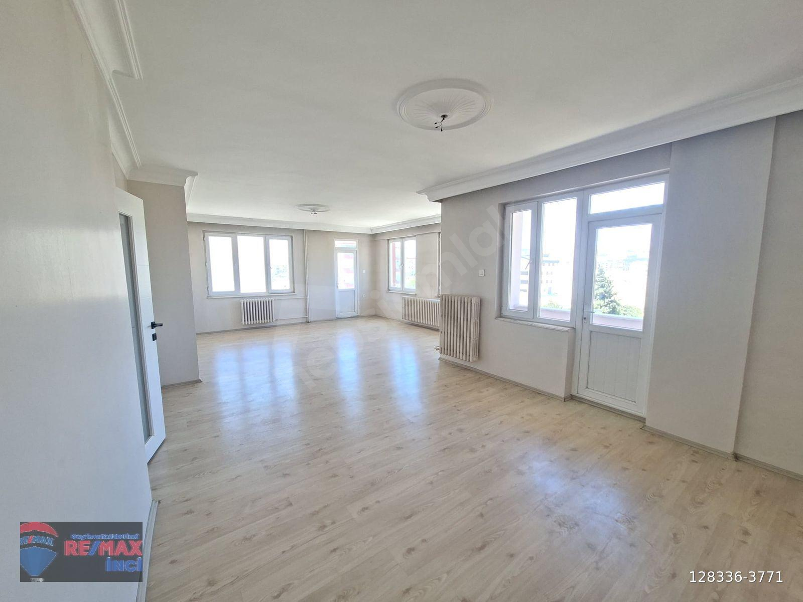 RE/MAX İNCİ'DEN PAŞAALANI MAH. SİTE İÇİNDE SATILIK GENİŞ 3+1 DAİRE