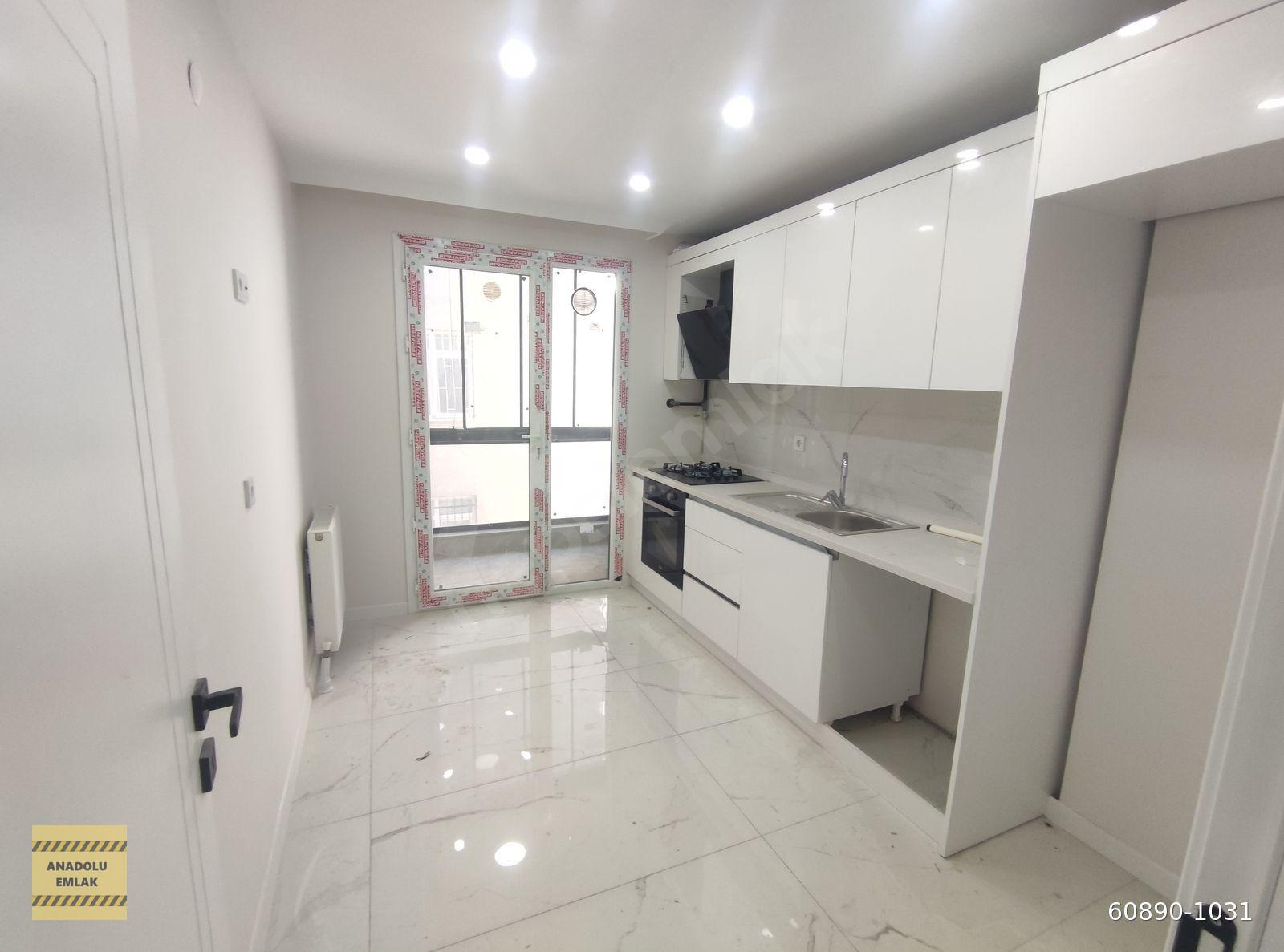 Yeni binadan kiralık 3+1 ebeveyn banyolu kapalı otoparklı daire