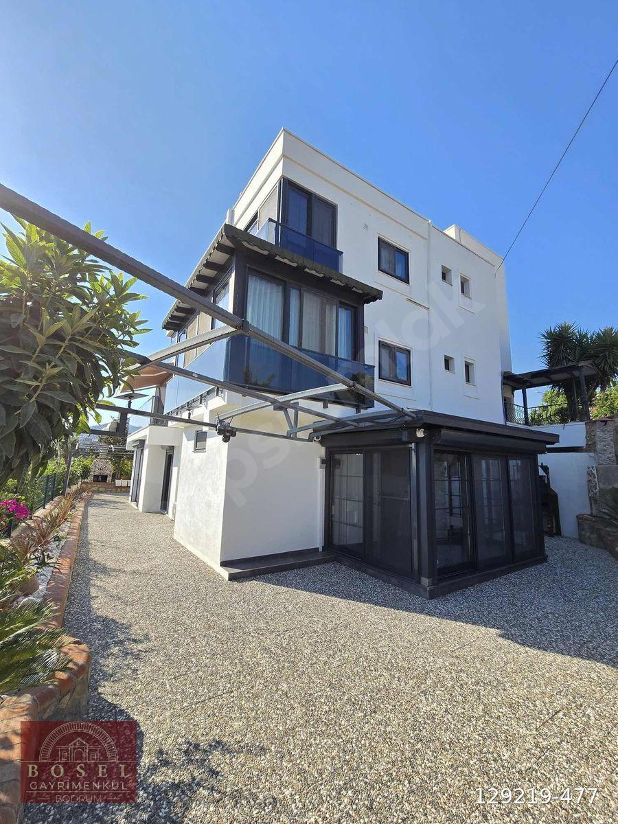 Bodrum Konacık Satılık 3+1 Bahçe Katı Daire