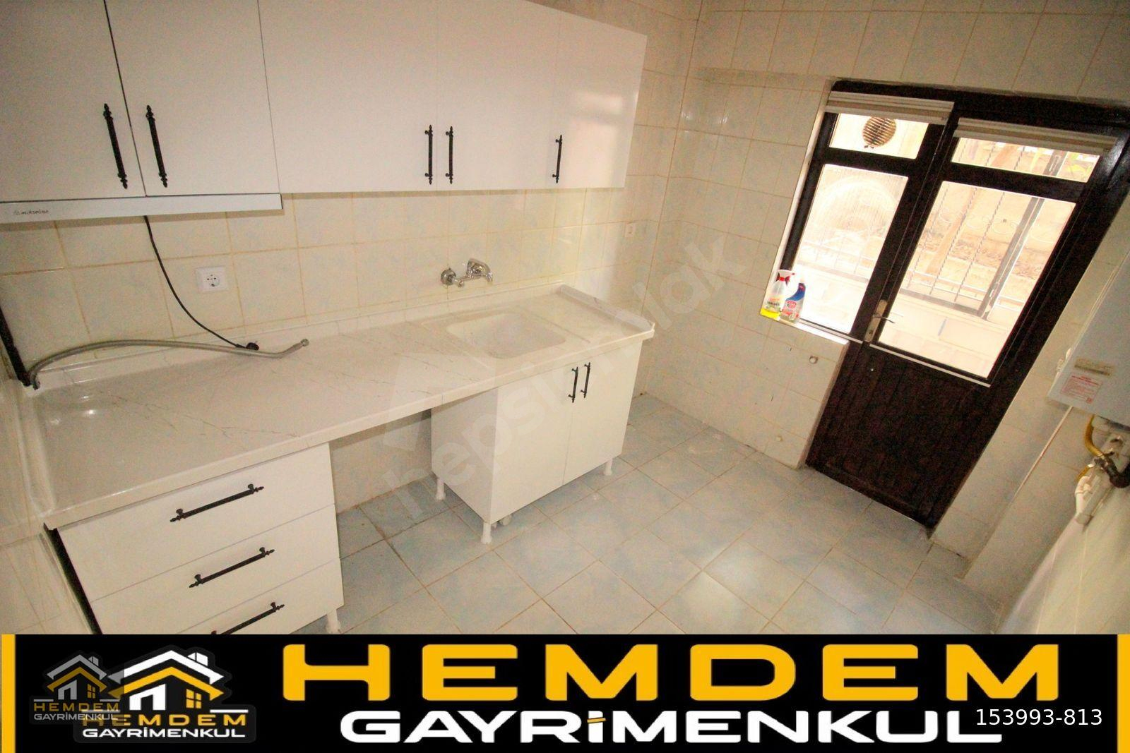 HEMDEM GAYRİMENKUL'DEN ATAKENT'TE 14.CADDE YANI MERKEZİ KONUMDA 2+1 KİRALIK DAİRE
