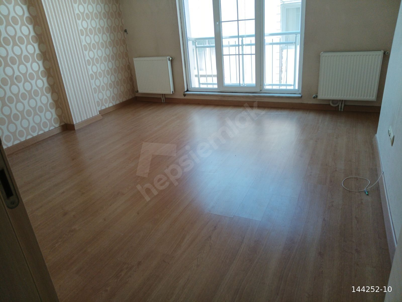 B.EVLER HÜRRİYET MAH METROBÜS YAKINI 2+1 SATILIK DAİRE