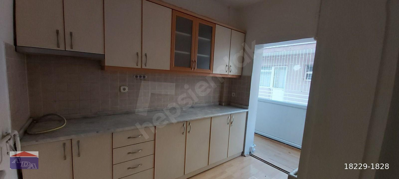 ESAT KOCATEPE'DE KOMBİLİ GENİŞ 2+1 DAİRE