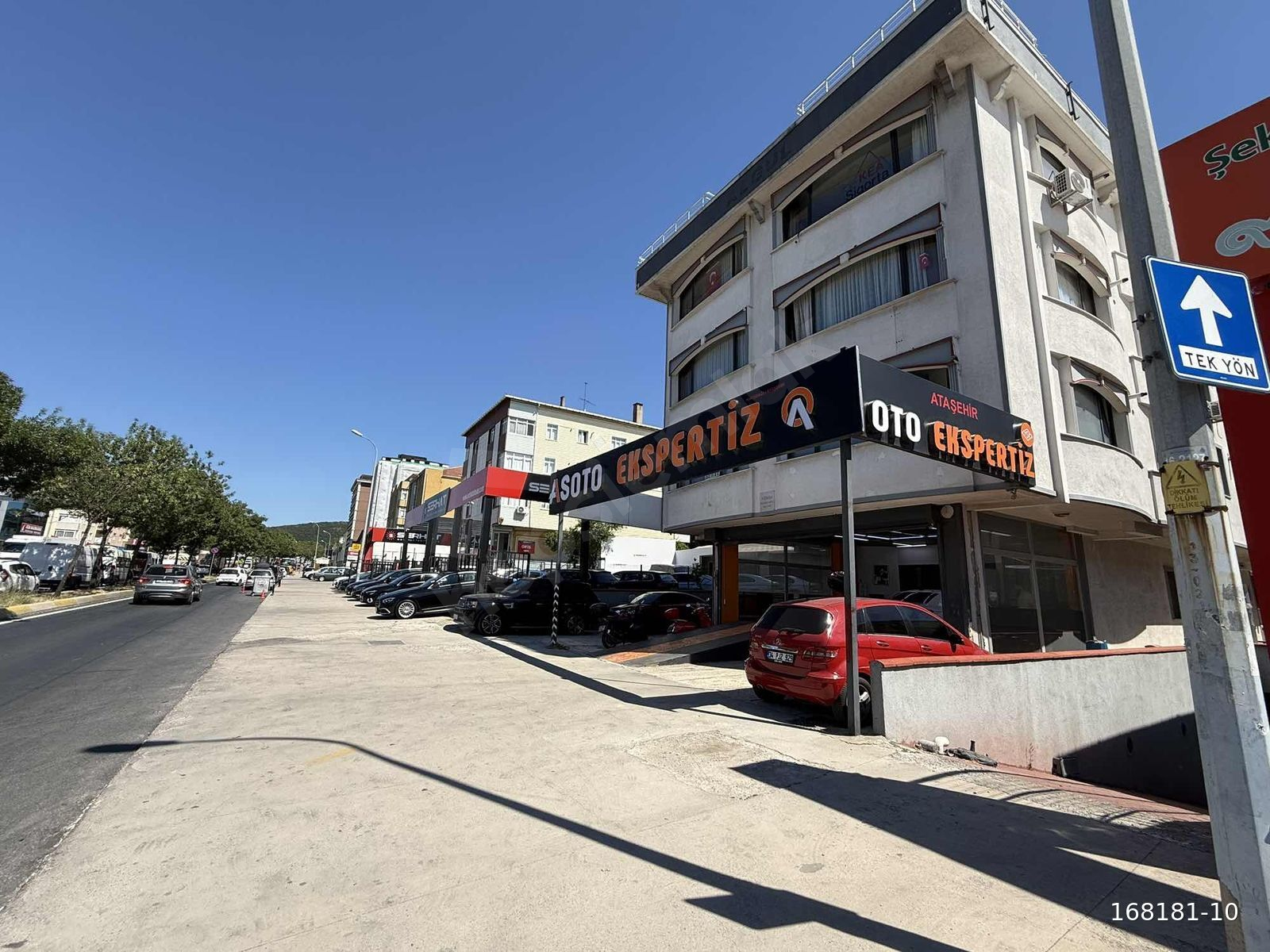 -VOYAGE EMLAK- CADDE ÜZERİNDE OTOPARKLI ASANSÖRLÜ EŞYALI DAİRE*