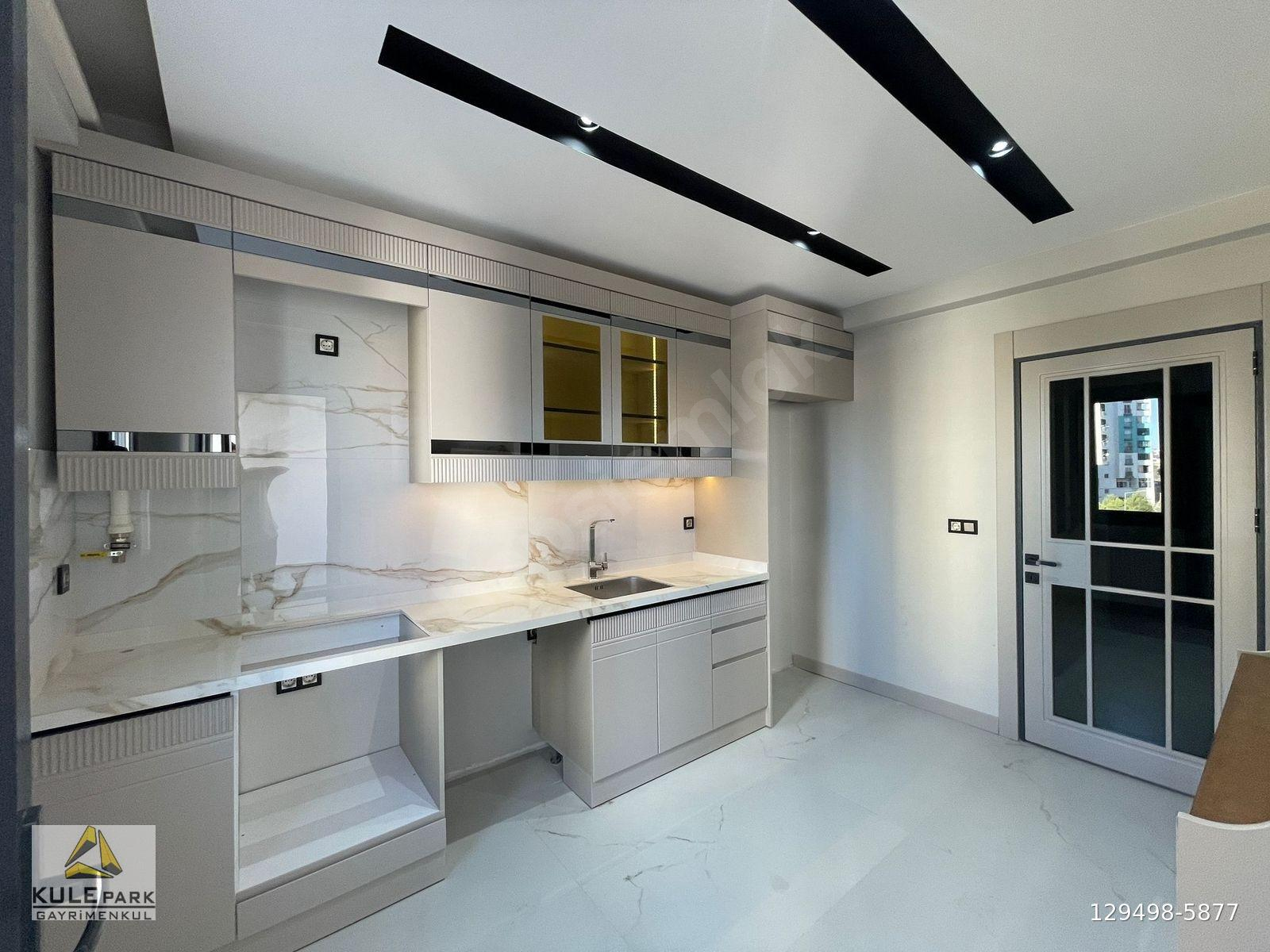 Gültepe'de 2+1 Kapalı Mutfak, Giyinme Odalı Lüks Satılık Daire