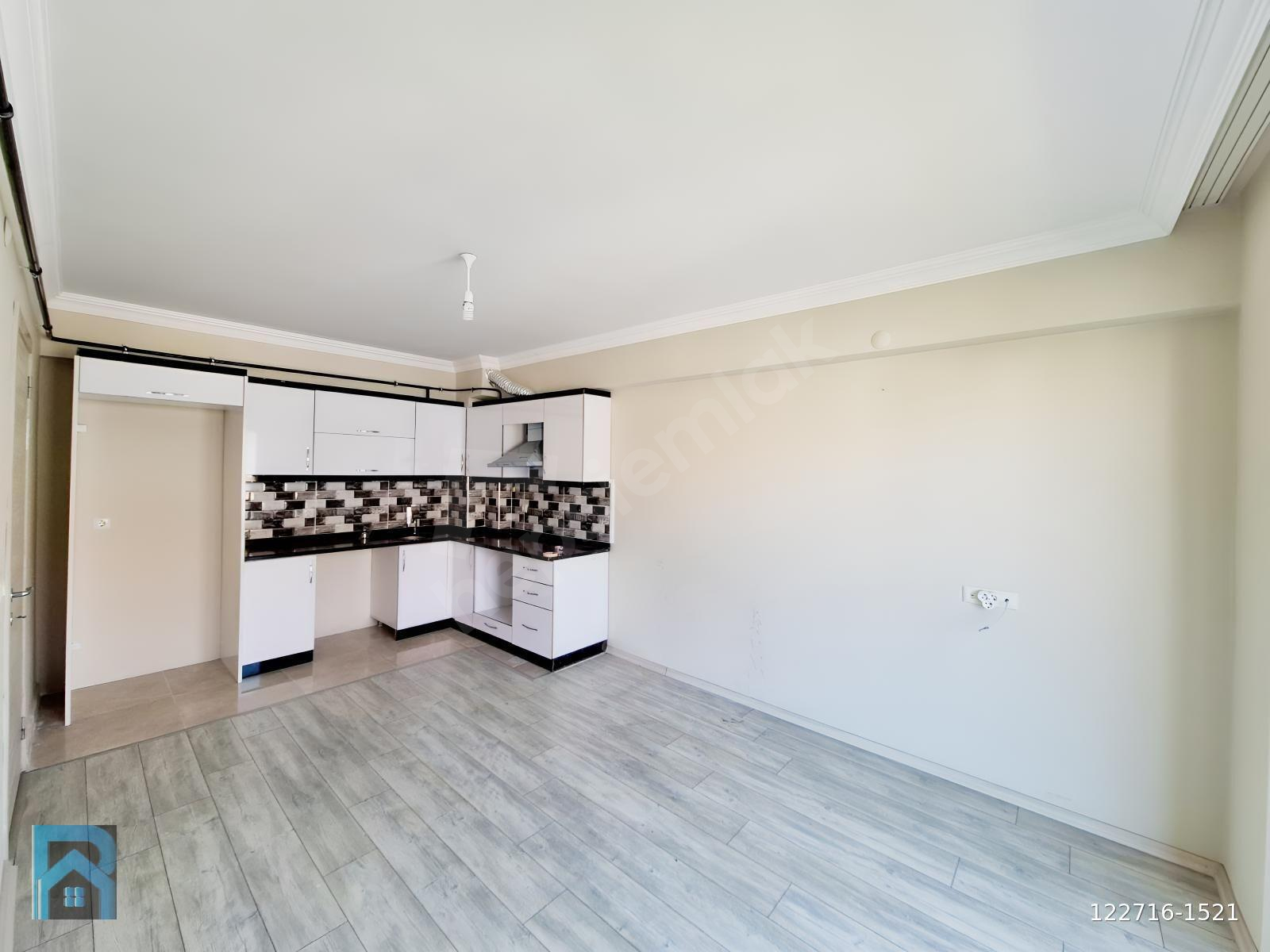 KARASU ELİT LİFE PLATİNUMDA 80 M2 2+1 HAVUZLU KÖŞE SATILIK DAİRE