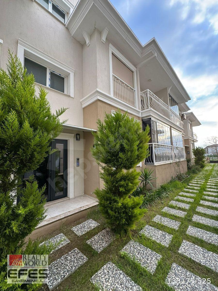 KUŞADASI DAVUTLAR'DA KONSEPT SİTE İÇERİSİNDE SATILIK 2+1 DAİRE