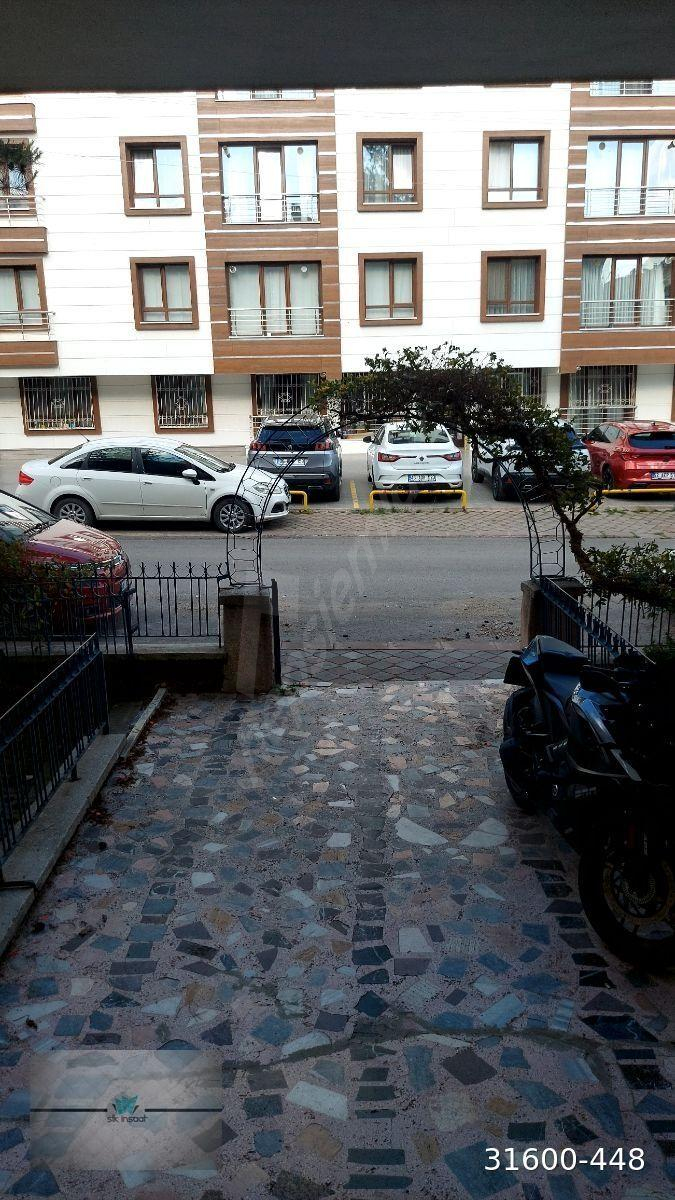 ETLİK AŞAĞIEĞLENCE MERKEZDE SATILIK 3+1 DAİRE