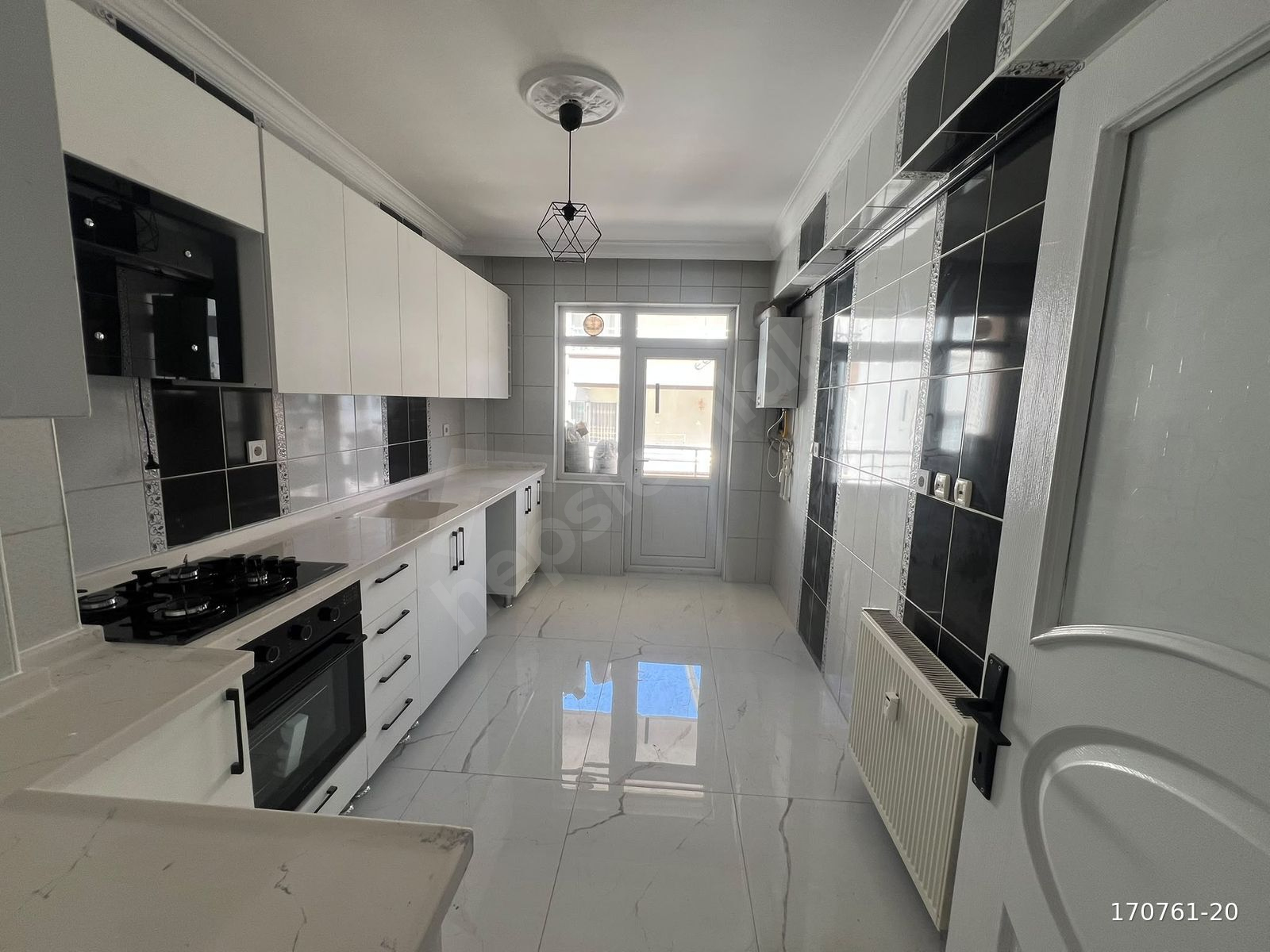 COŞKUN EMLAK'TAN ANA CADDEYE 50 MT MESAFEDE 3+1 FULL DAİRE