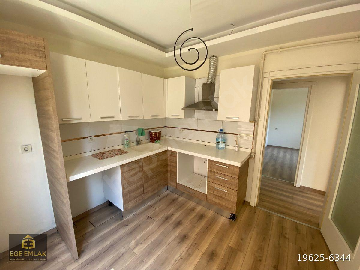 AYDIN EGE EMLAK'DAN CUMA MAH. SOĞUKKUYU MEYDANDA 2+1 DOĞALGAZLI ASANSÖRLÜ DAİRE