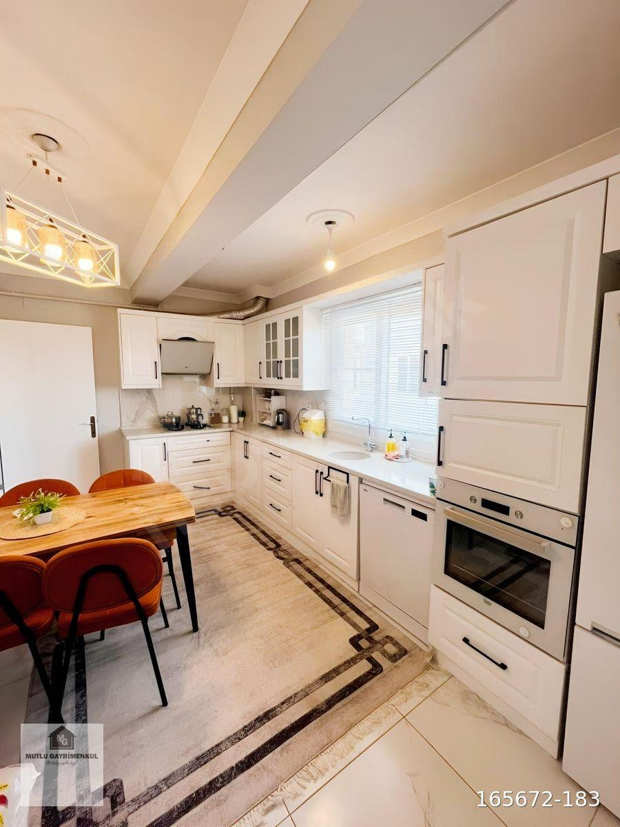 Cumhuriyet Mh.Atatürk Ortaokulu Yakını 3+1 200M² Satılık Dubleks