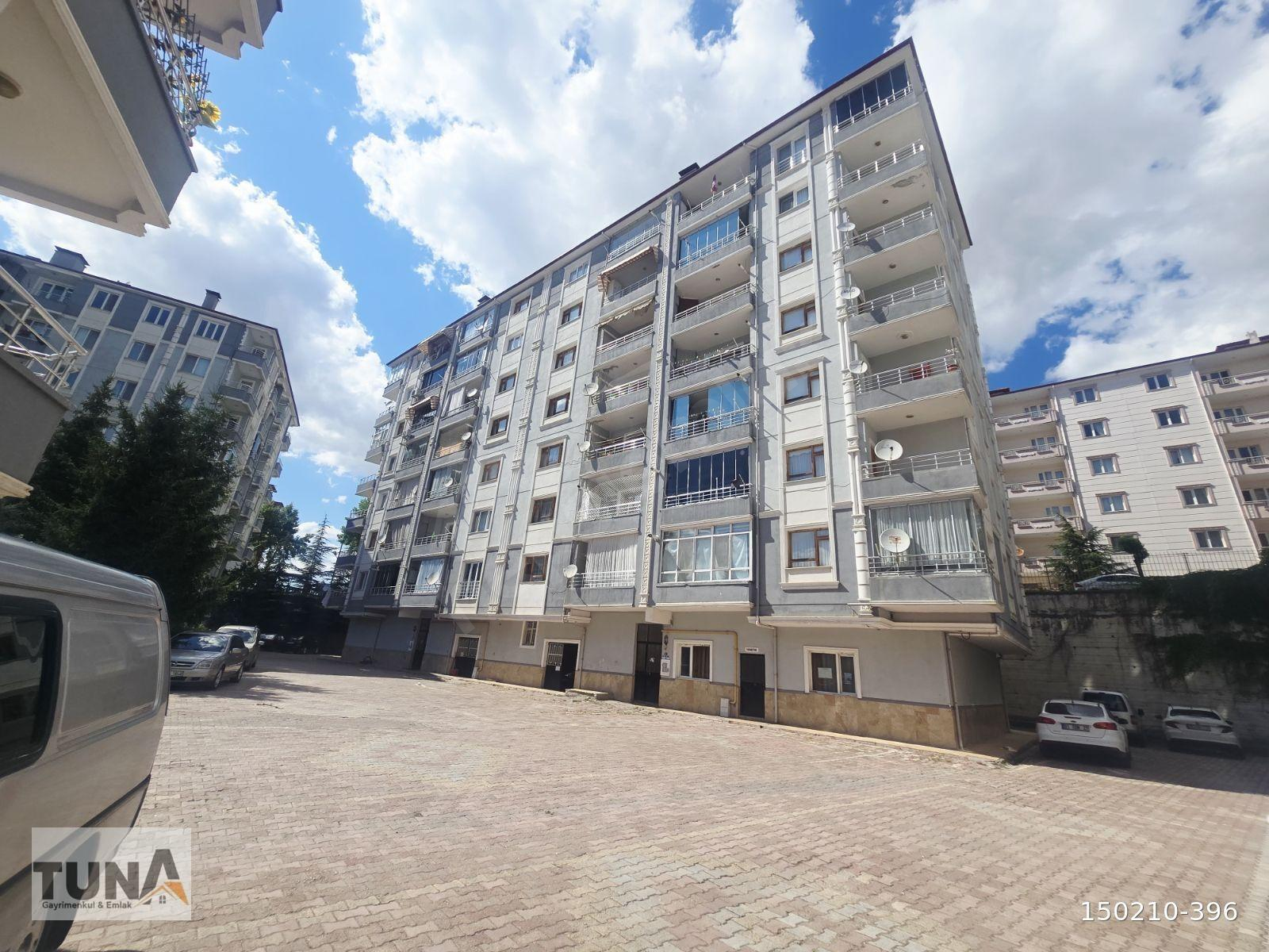 Tokat Karşıyaka Mah. Zafer Sitesi geniş 3+1 satılık daire