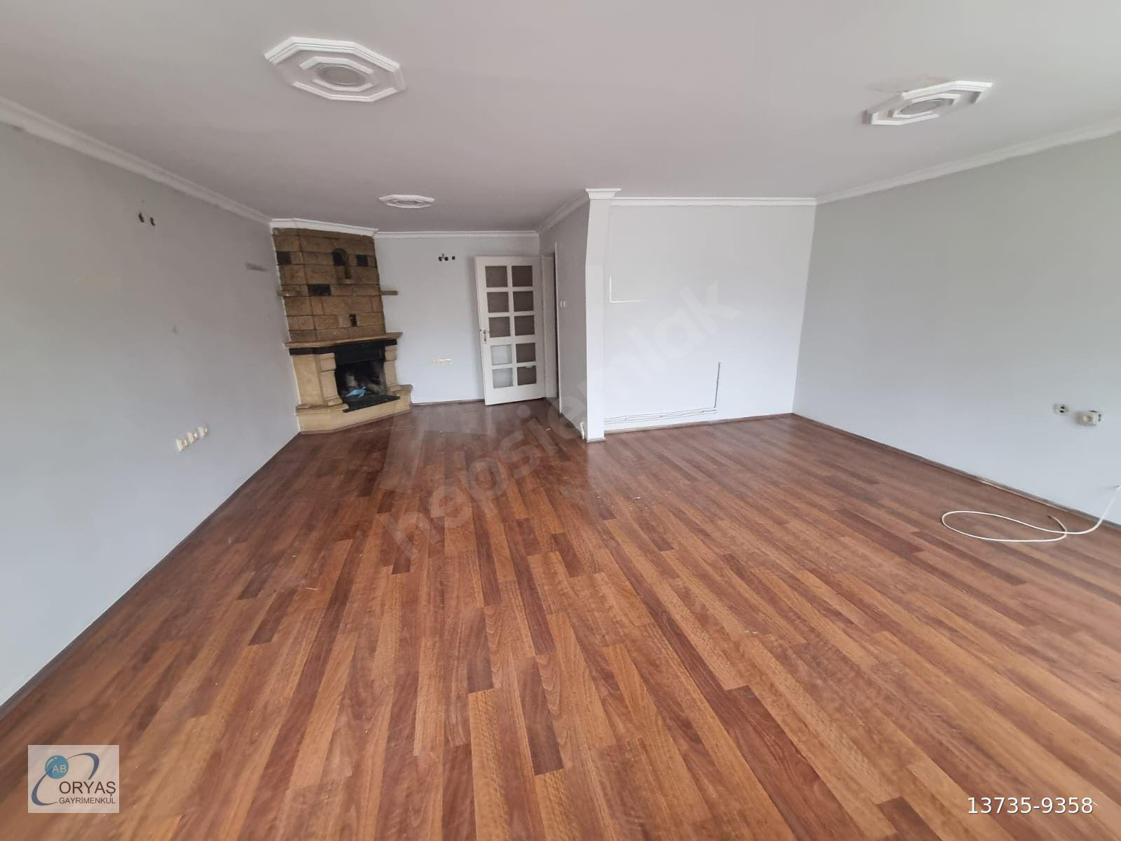 ATAŞEHİR İÇERENKÖY YENİYOL CİVARI TERASLI 175m2 2+1 ÜSTKAT DAİRE