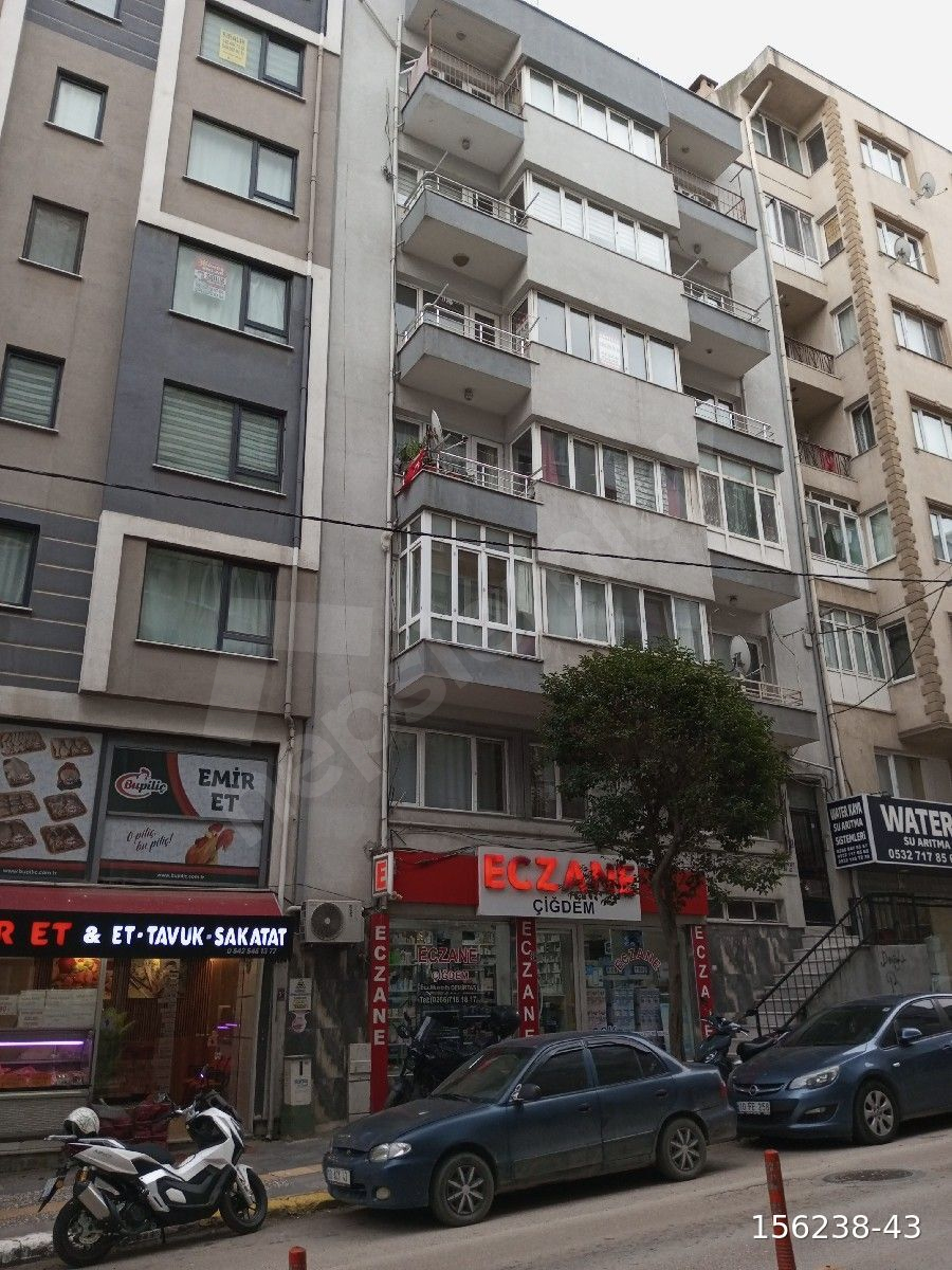 FİYATINI düşürdük BANDIRMA KURTULUŞ CADDE ÜSTÜNDE ARAKAT