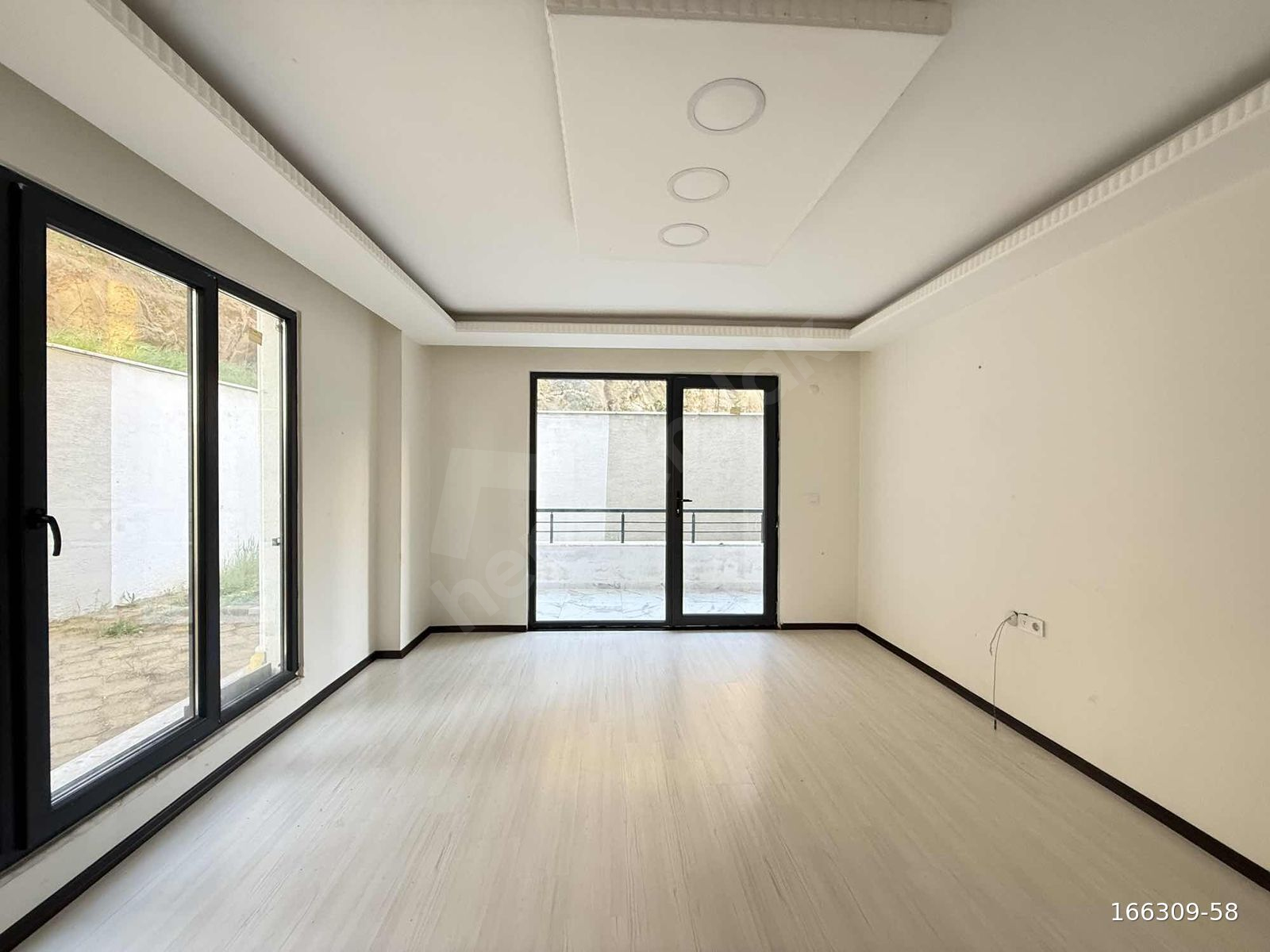 YILANDAR'DA KAPALI OTOPARKLI ASANSÖRLÜ 2+1 ARA KAT YENİ DAİRE
