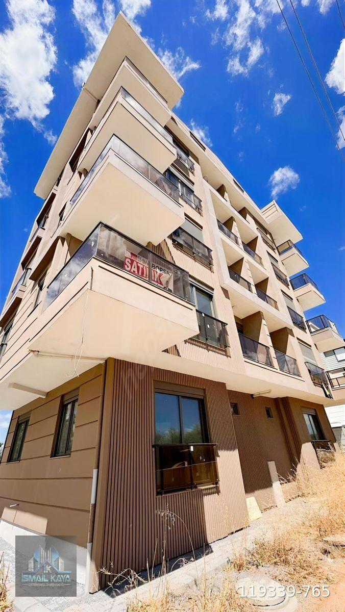 YENİKÖY DE SATILIK PARKA CEPHE 1+1 YÜKSEK GİRİŞ DAİRE