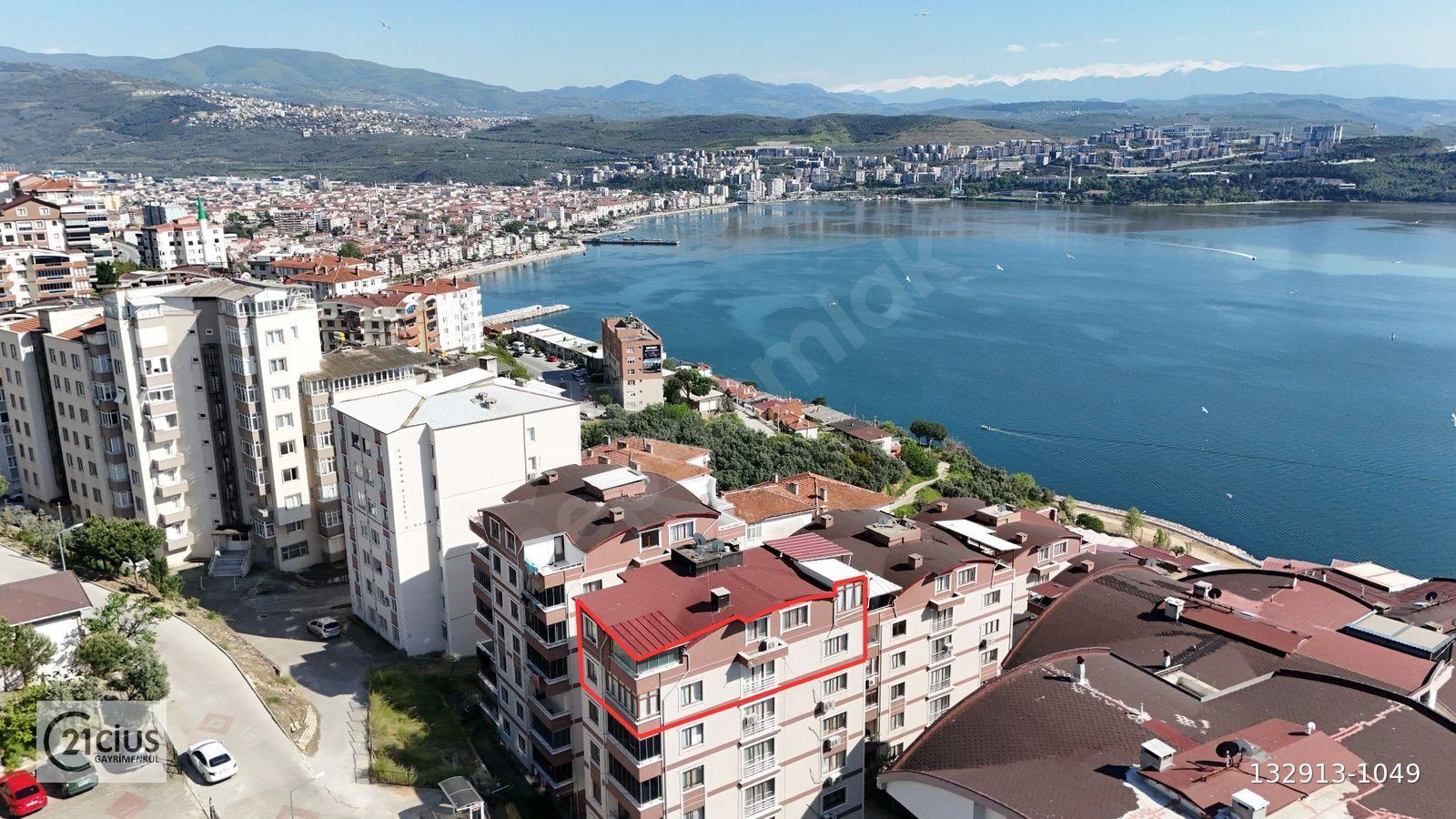 C21 Cius;İki Ayrı Daire Şeklinde Deniz Manzaralı Satılık Dubleks