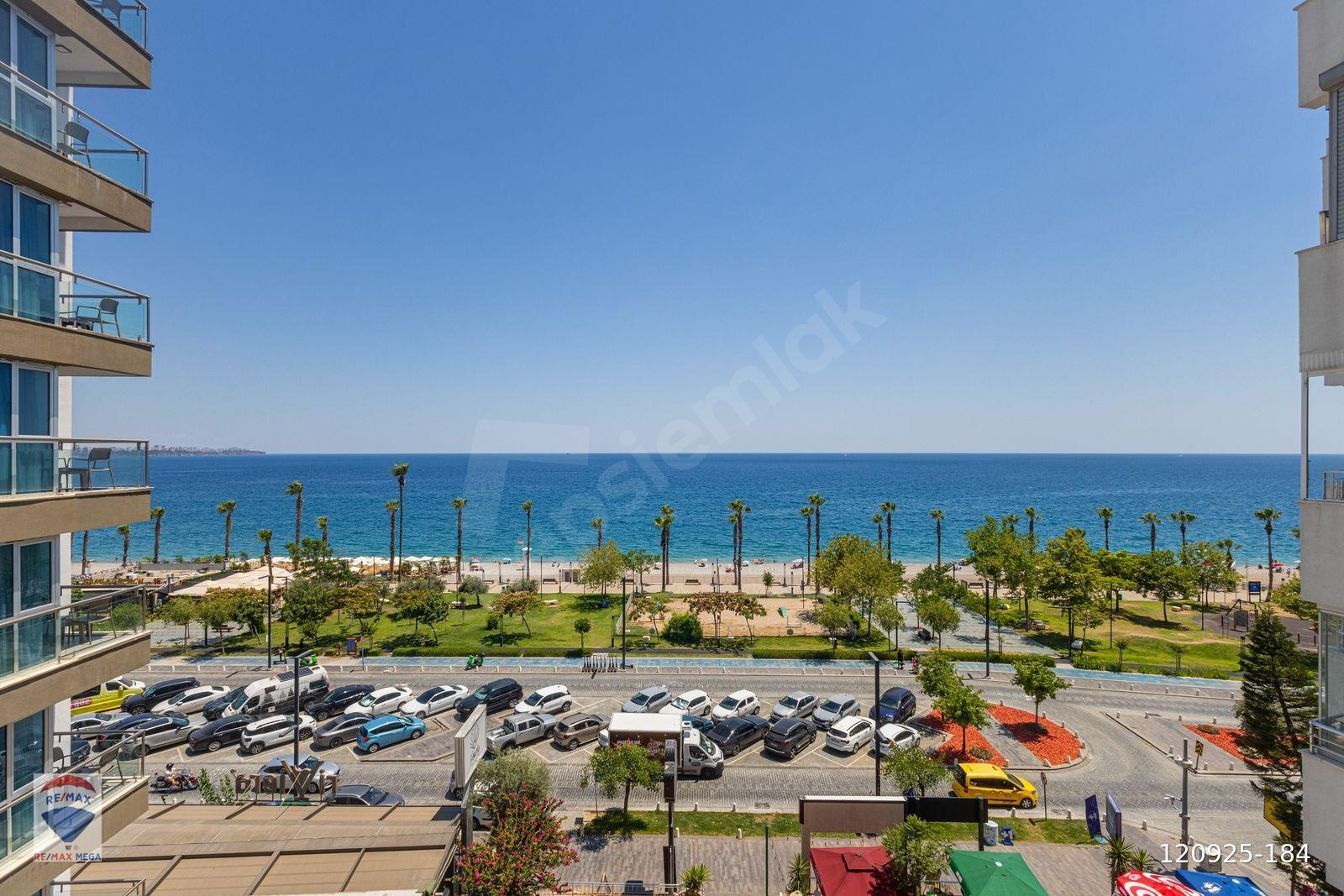 KONYAALTI'NDA DENİZE SIFIR 2+1 ARA KAT DAİRE FULL MANZARA