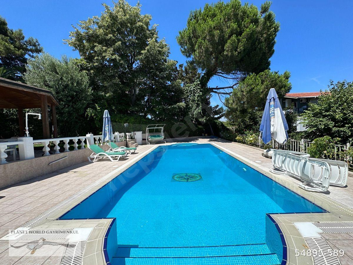 Planet'ten Muhteşem Deniz Manzaralı ve Havuzlu Dubleks Daire