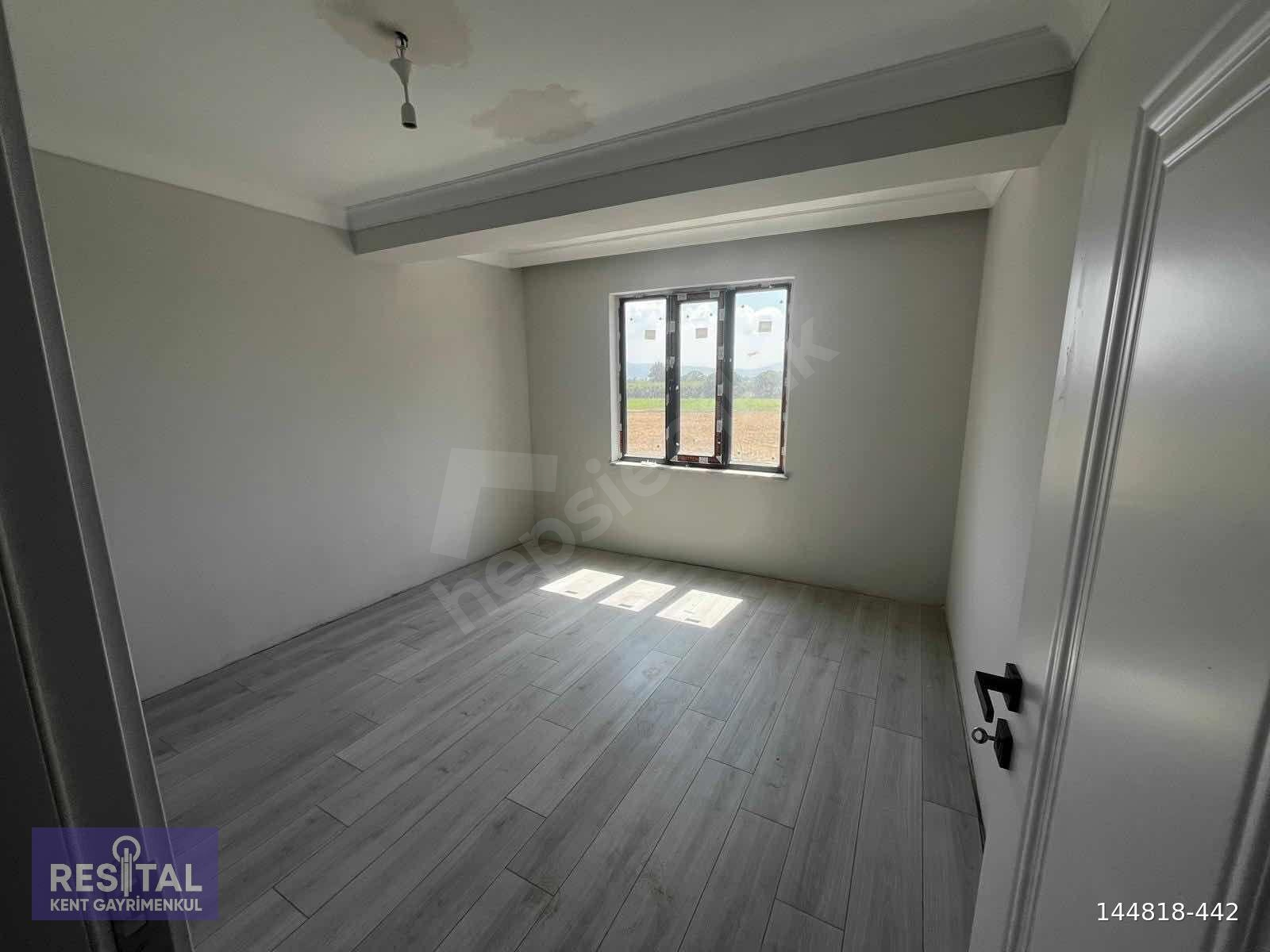 Gürsu İstiklalde Site İçinde, Alttan Isıtmalı Sıfır 3+1 Daire