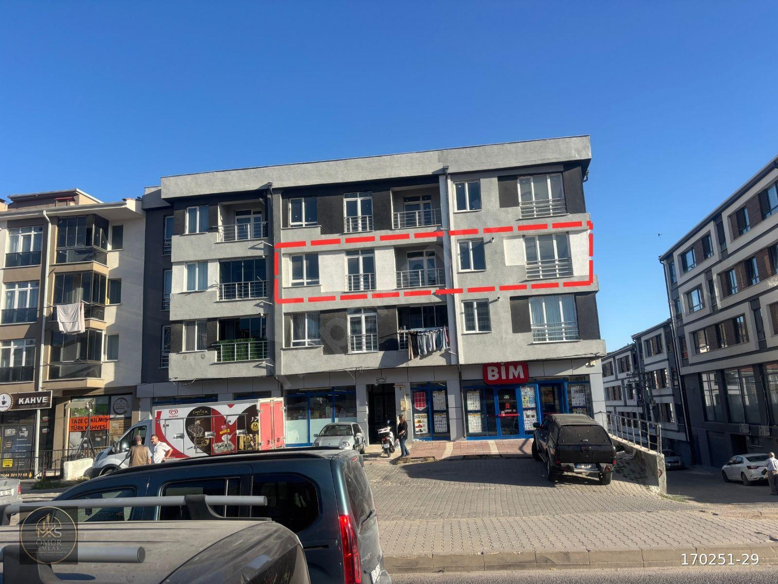 Orhangazi Mah.'de Bulvara Cephe 130 m² Ferah 3+1 Satılık Daire