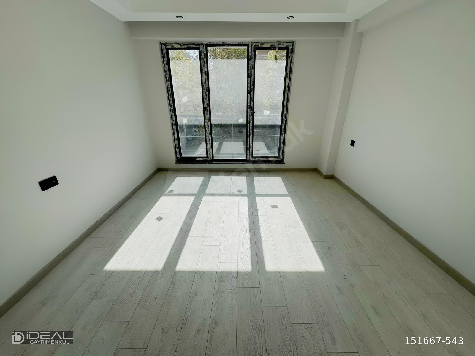 KUMLUBEL MAH. ESENLİ CAD. ÜZERİNDE BALKONLU SATILIK 2+0 DAİRE