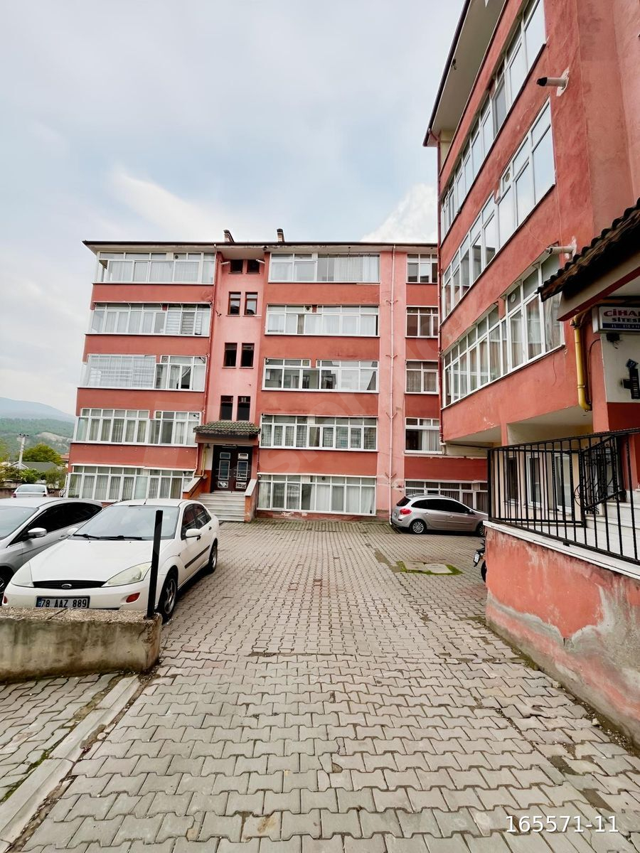 KARABÜK MERKEZ KILAVUZLARDA SİTEDE SATILIK 3+1 DAİRE