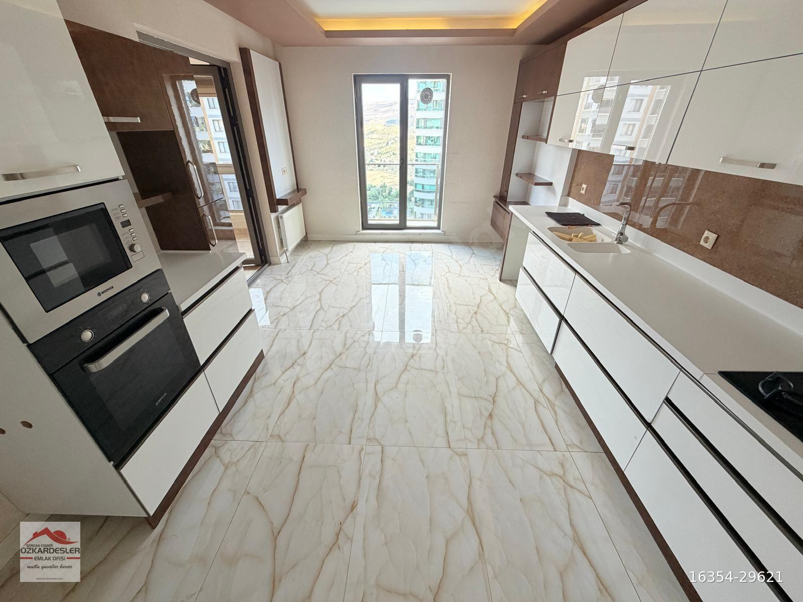 SİTE İÇİ ÖZEL VİP MİMARİ 4+1 KONSEPT GÖZ ALICI PEYZAJ 9.KAT ACİL