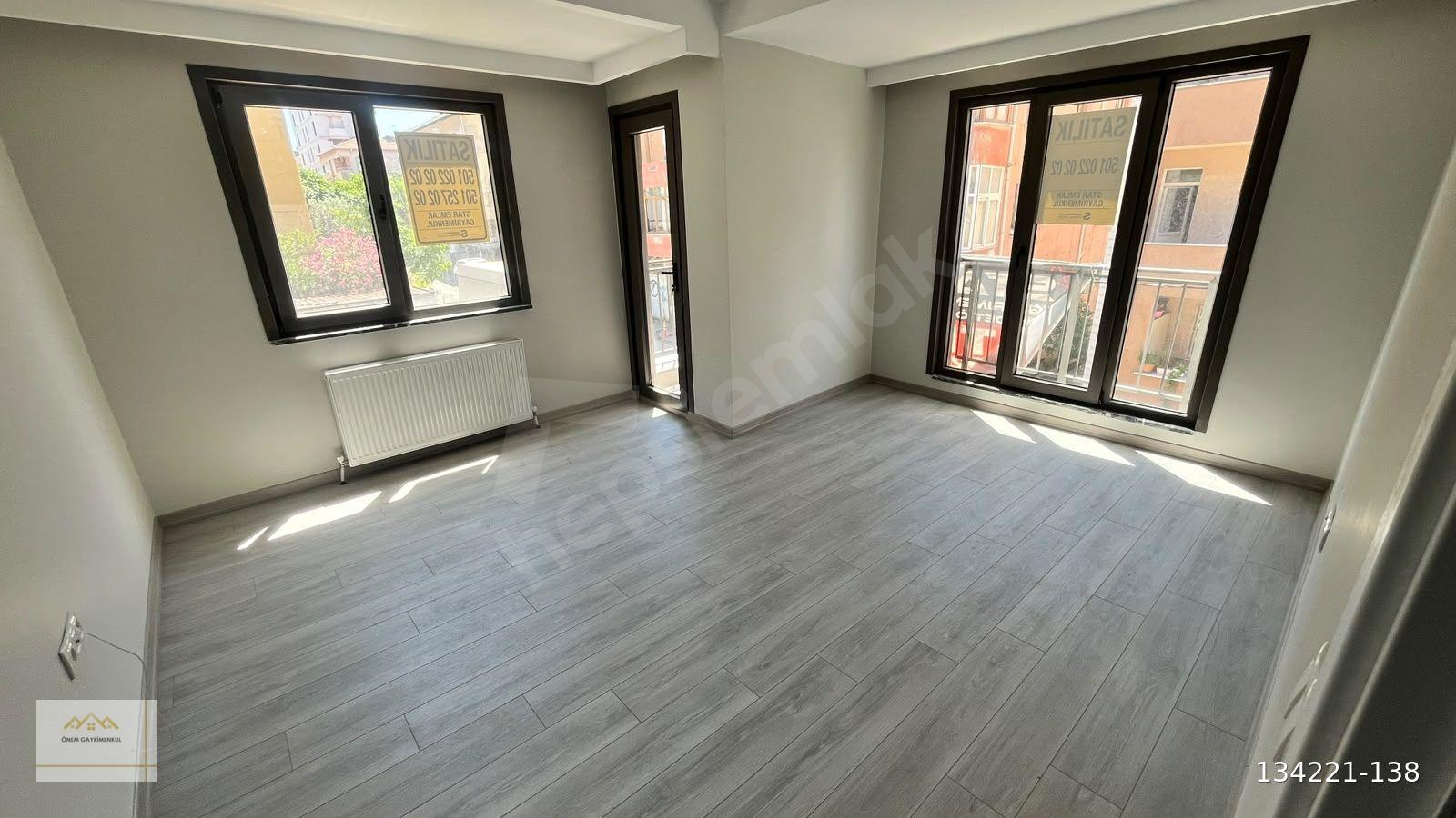 Kayışdağında Satılık 2+1 Daire