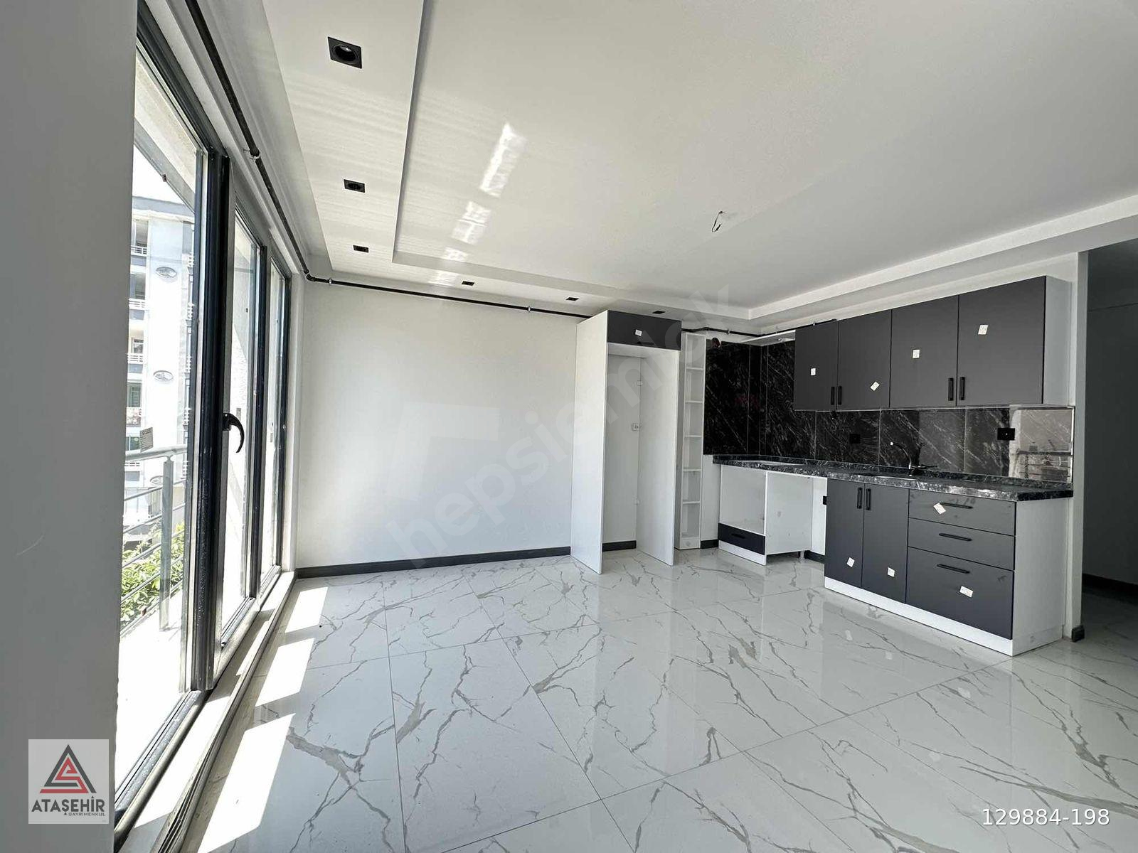 ATAŞEHİR'DEN MEVLANA'DA MERKEZİ KONUMDA SATILIK 1+1 DAİRE