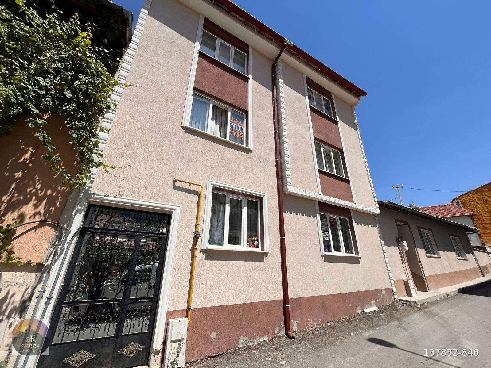 KÜTAHYA MERKEZ 30 AĞUSTOS MAH. SATILIK ARA KAT 3+1 DAİRE!