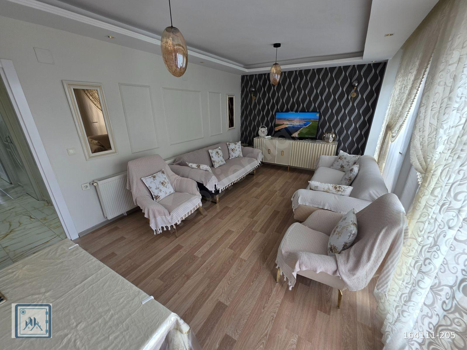 ANA CADDE ÜZERİ 2+1 KAPALI MUTFAK DAİRE