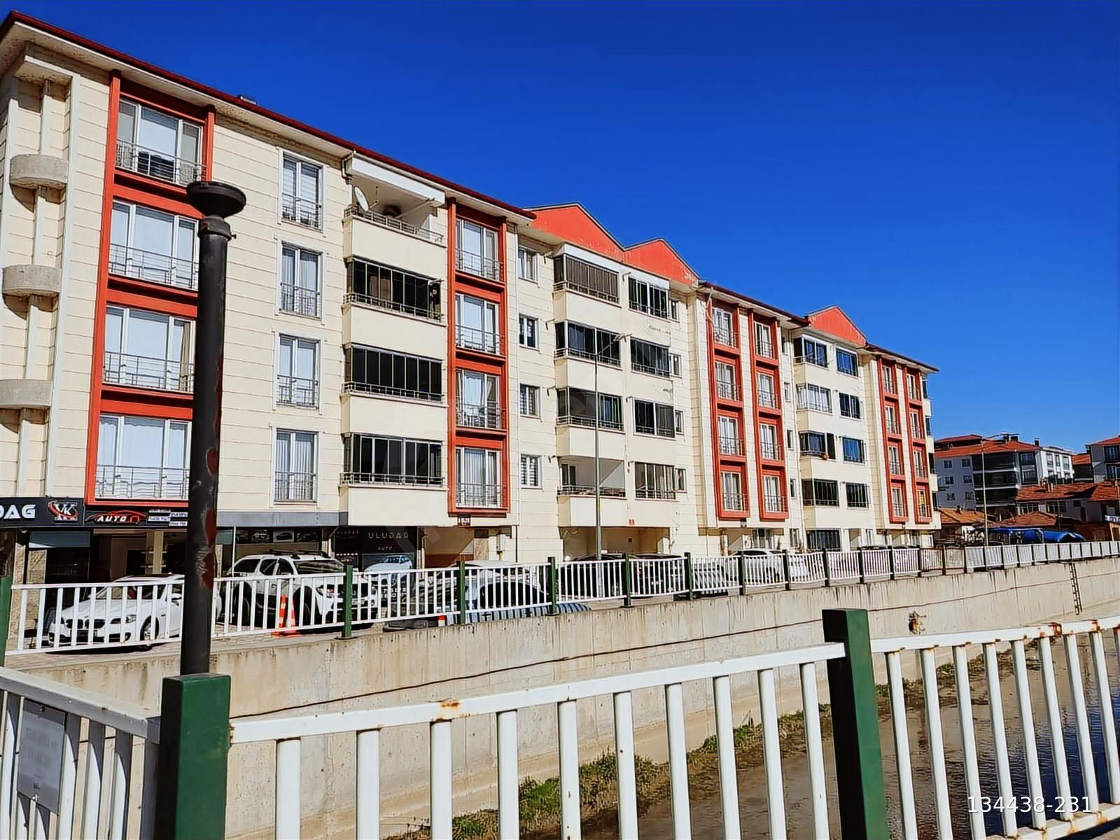 CUMHURİYET MAHALLESİ ULUDAĞ APT.DA 3+1 DAİRE