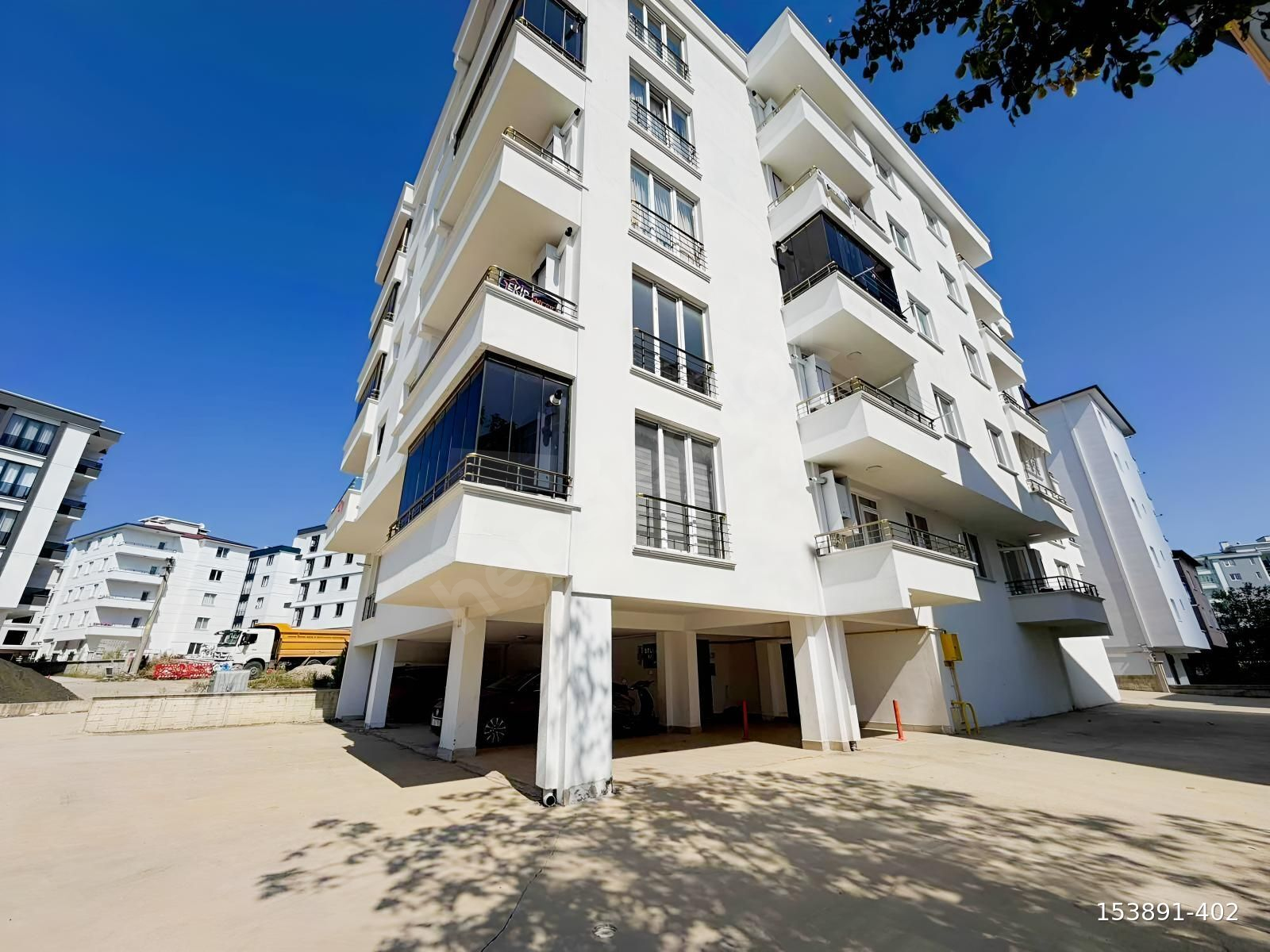 FIRSAT SATILIK 1+1 ATAKUM KÖRFEZ'DE EŞYALI CAM BALKONLU DAİRE